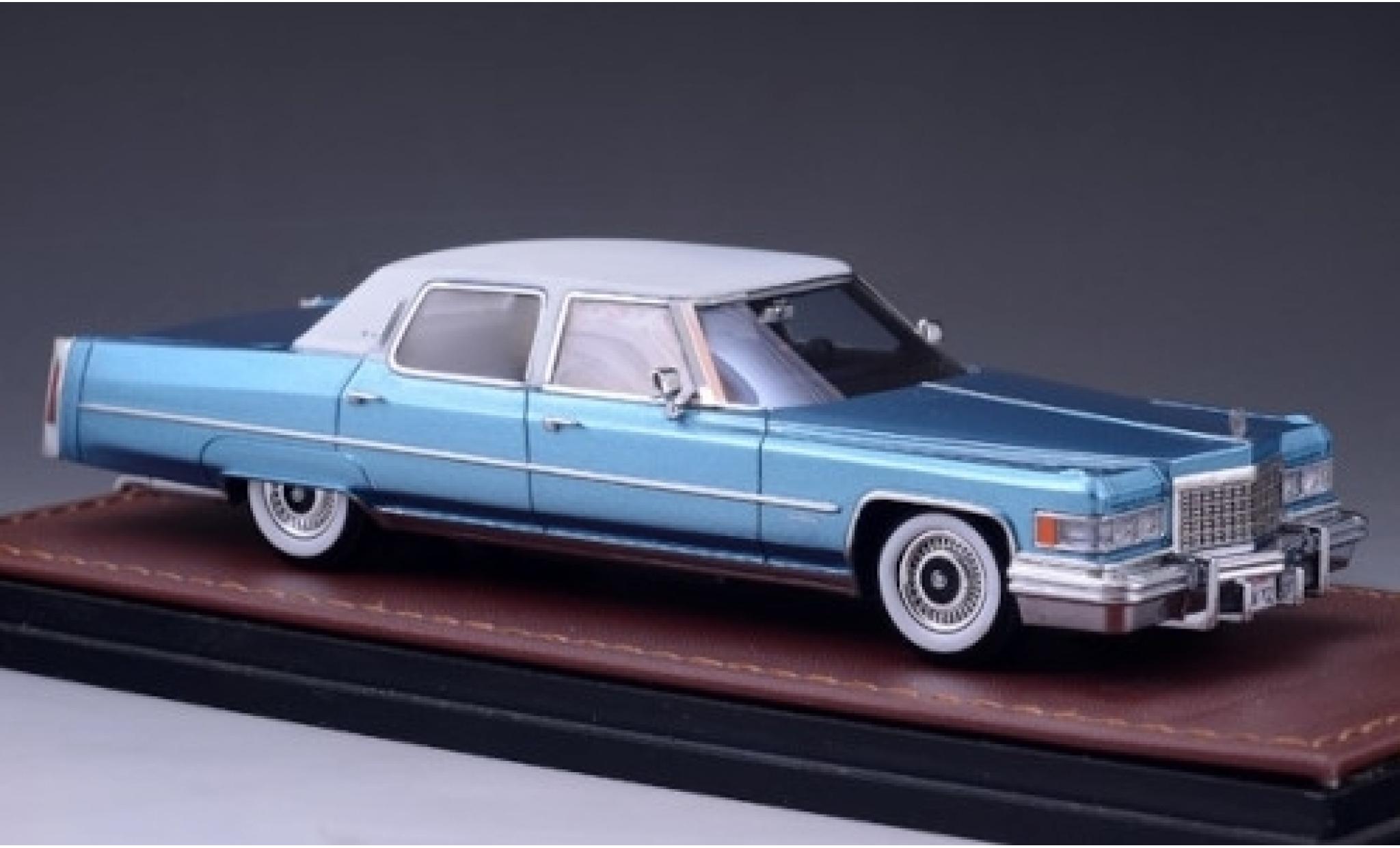 Cadillac Fleetwood 1/43 GLM Brougham metallic blauw/wit 1976 modelauto