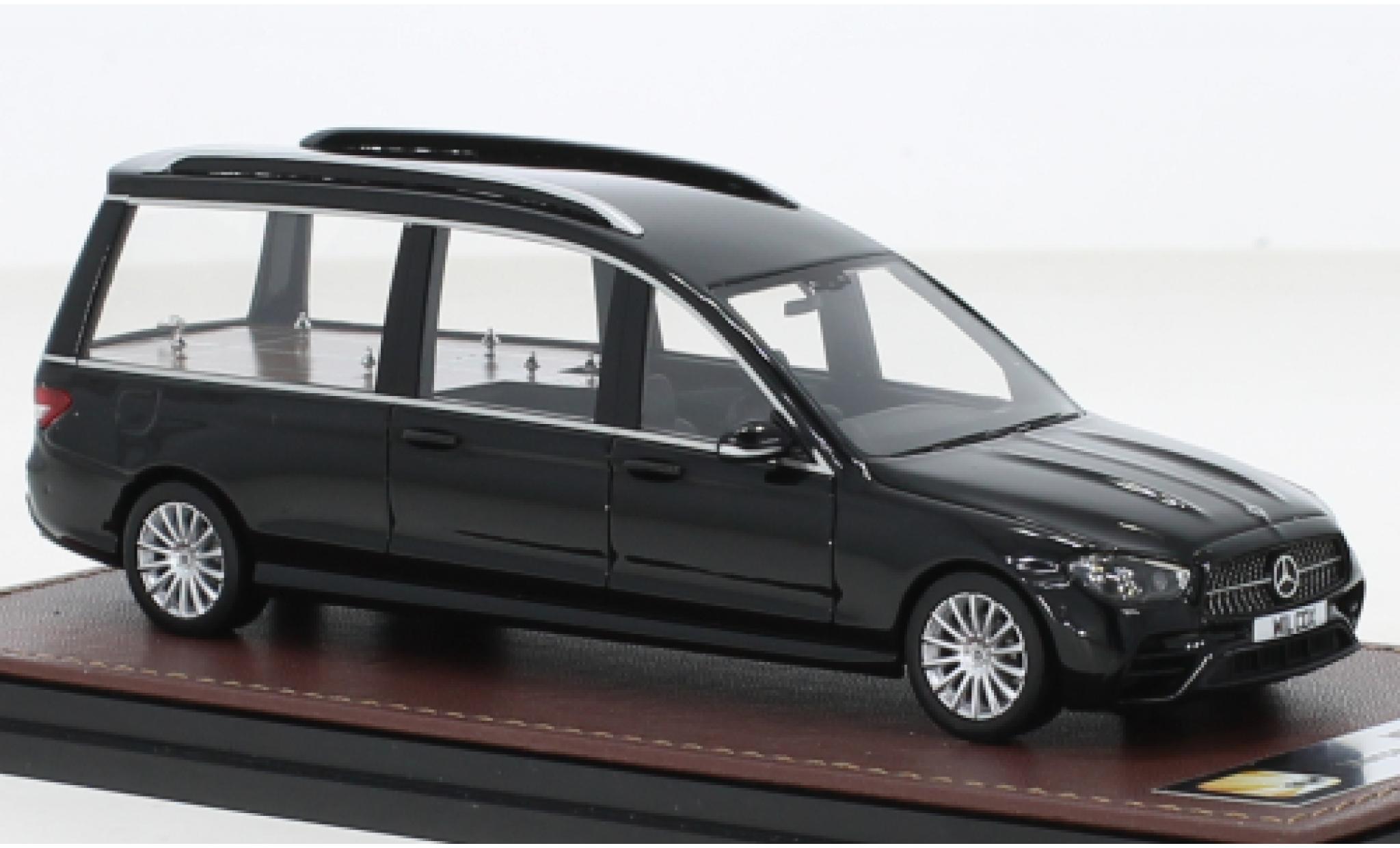 Mercedes CLA 1/43 GLM E- Class Wilcox Hearse zwart 2022 modelauto