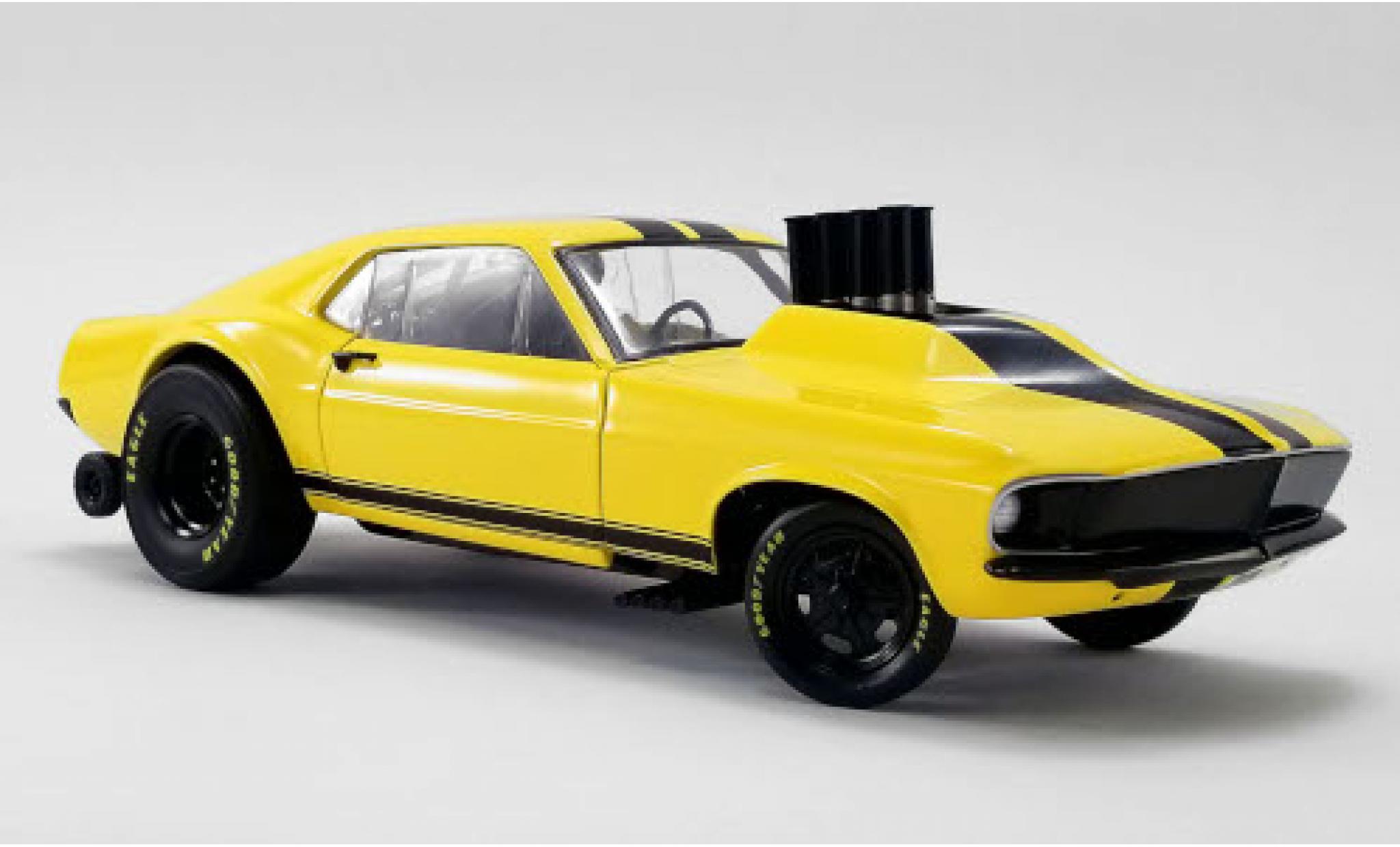 Ford Mustang 1/18 GMP Gasser Stinger geel/zwart 1969 modelauto