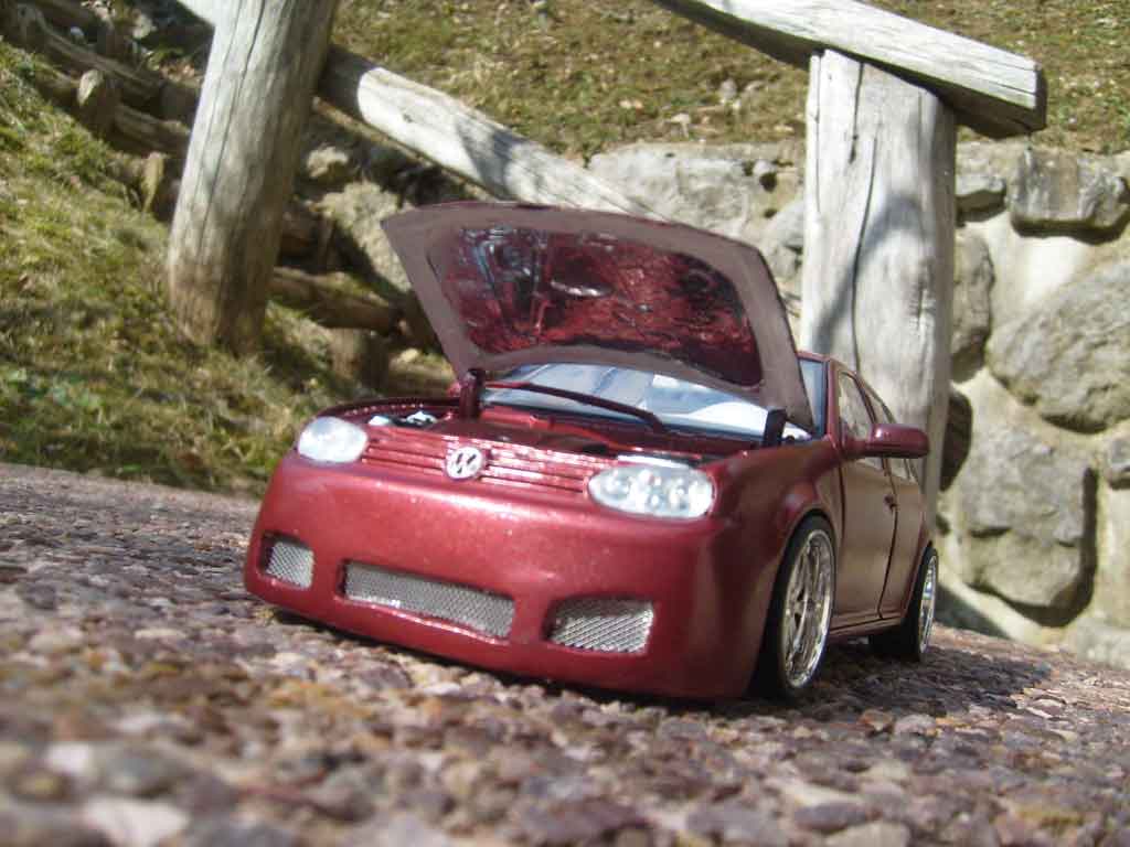 Volkswagen Golf GTI bodykit dragon jantes 18 pouces 1/18 Revell