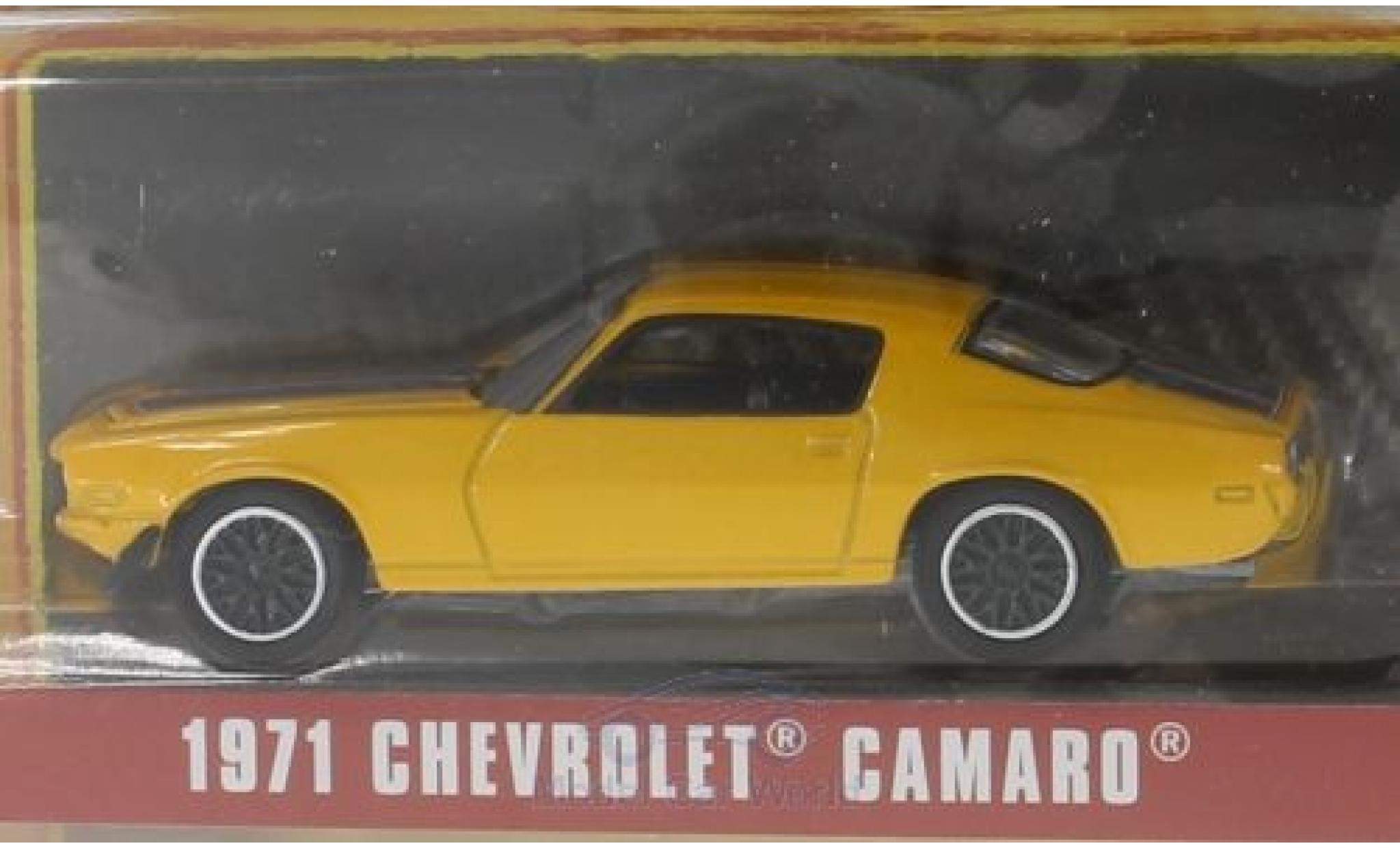 Chevrolet Camaro 1/64 Greenlight geel 1971 modelauto