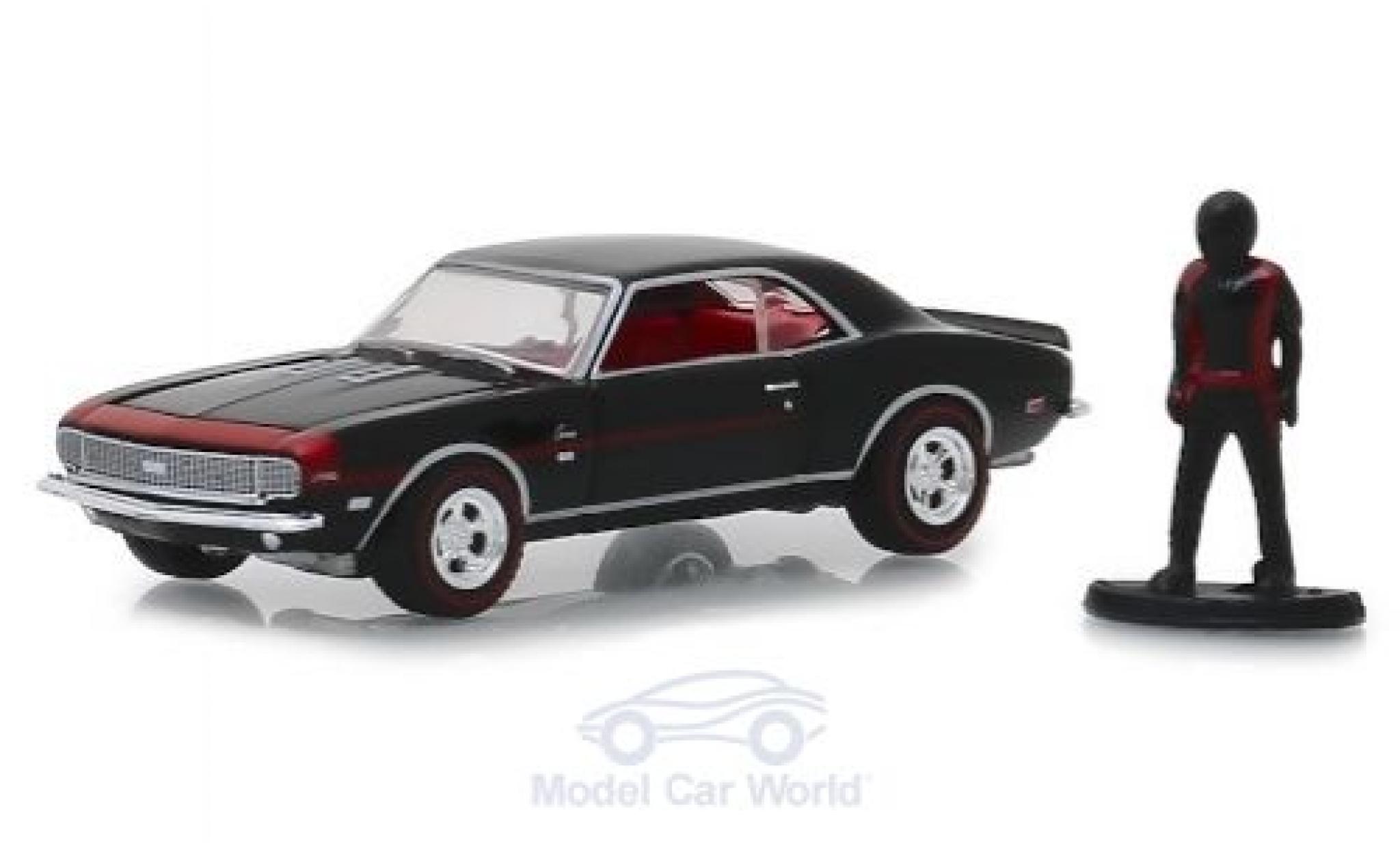 Chevrolet Camaro 1/64 Greenlight RS-SS zwart 1968 mit Figur modelauto