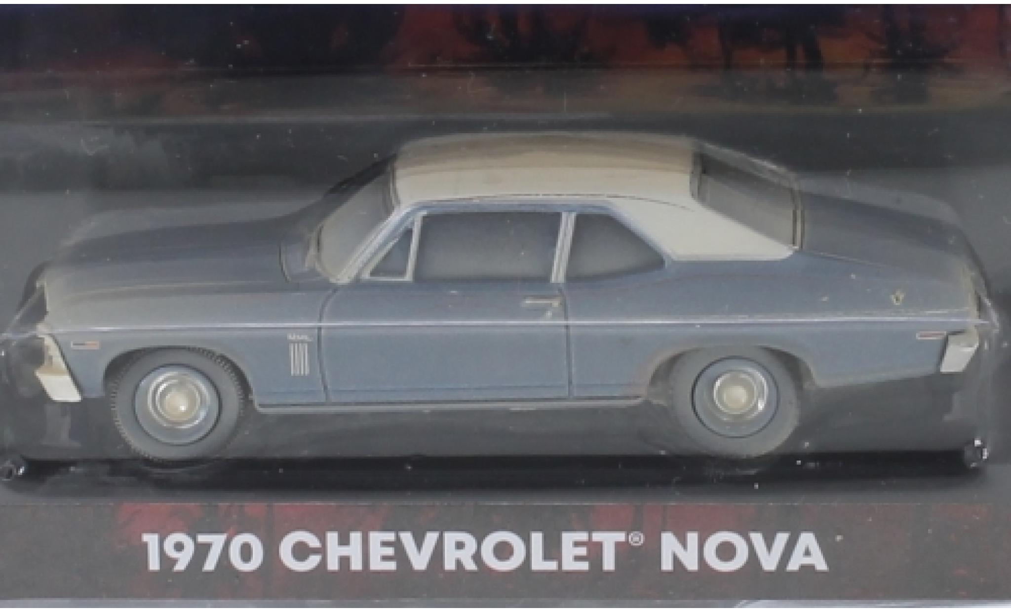 Chevrolet Nova 1/64 Greenlight metallic blauw/matt-wit Beverly Hills Cop 1970 modelauto