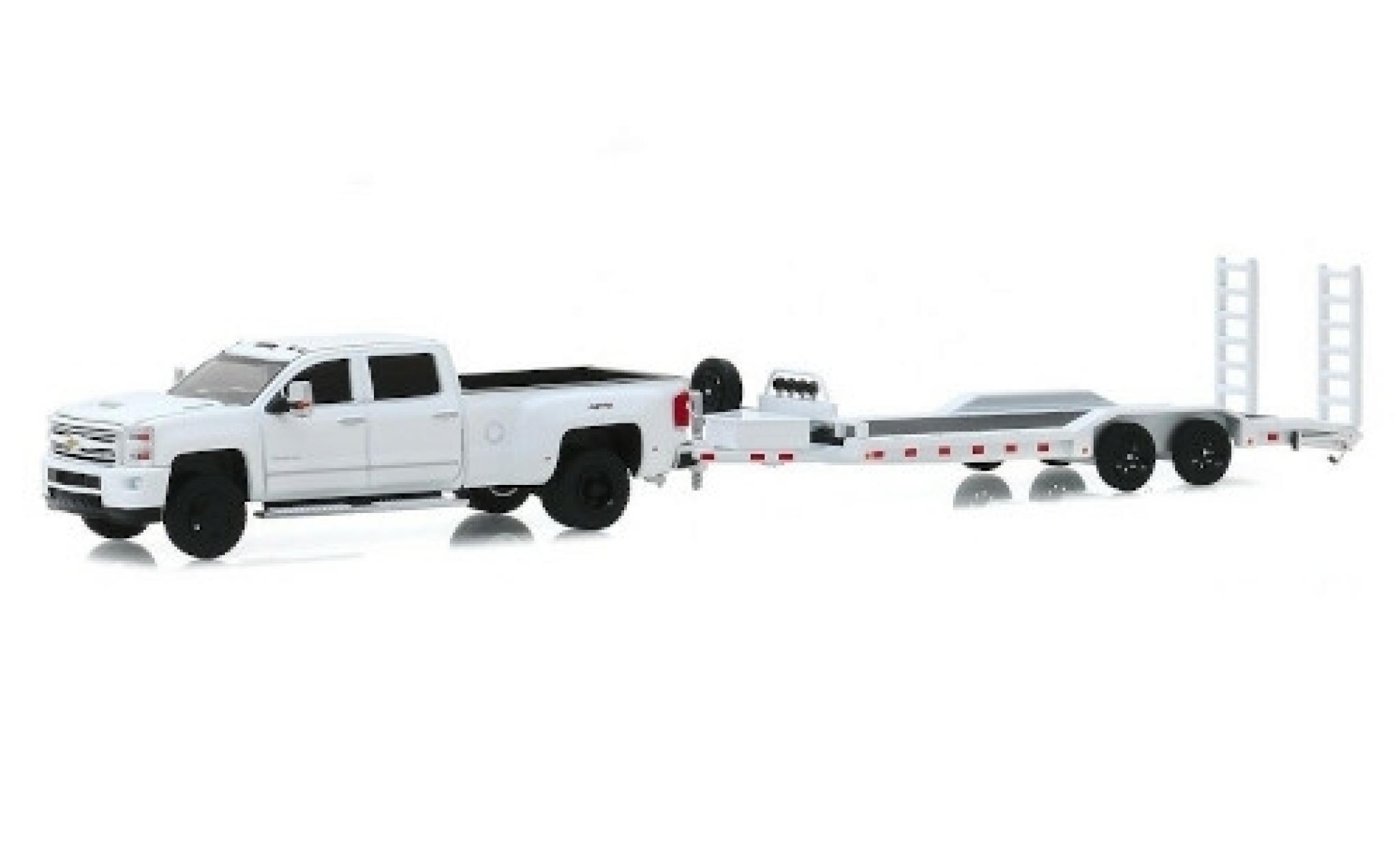 Chevrolet Silverado 1/64 Greenlight 3500 HD wit 2018 avec Zweiachs-Schwerlastanh&auml;nger modelauto