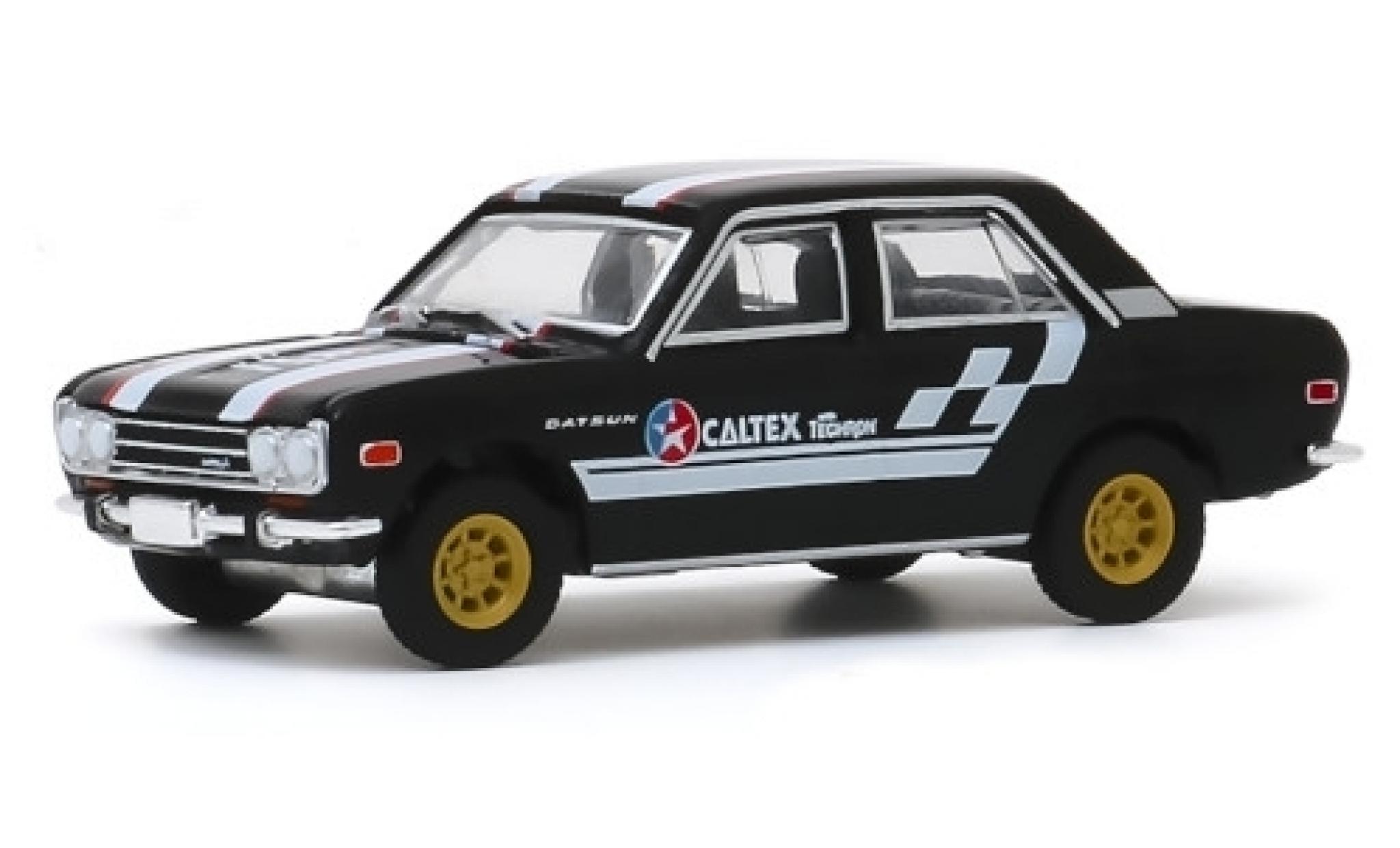 Datsun 510 1/64 Greenlight 4-Door Sedan zwart/Dekor Caltex 1971 modelauto