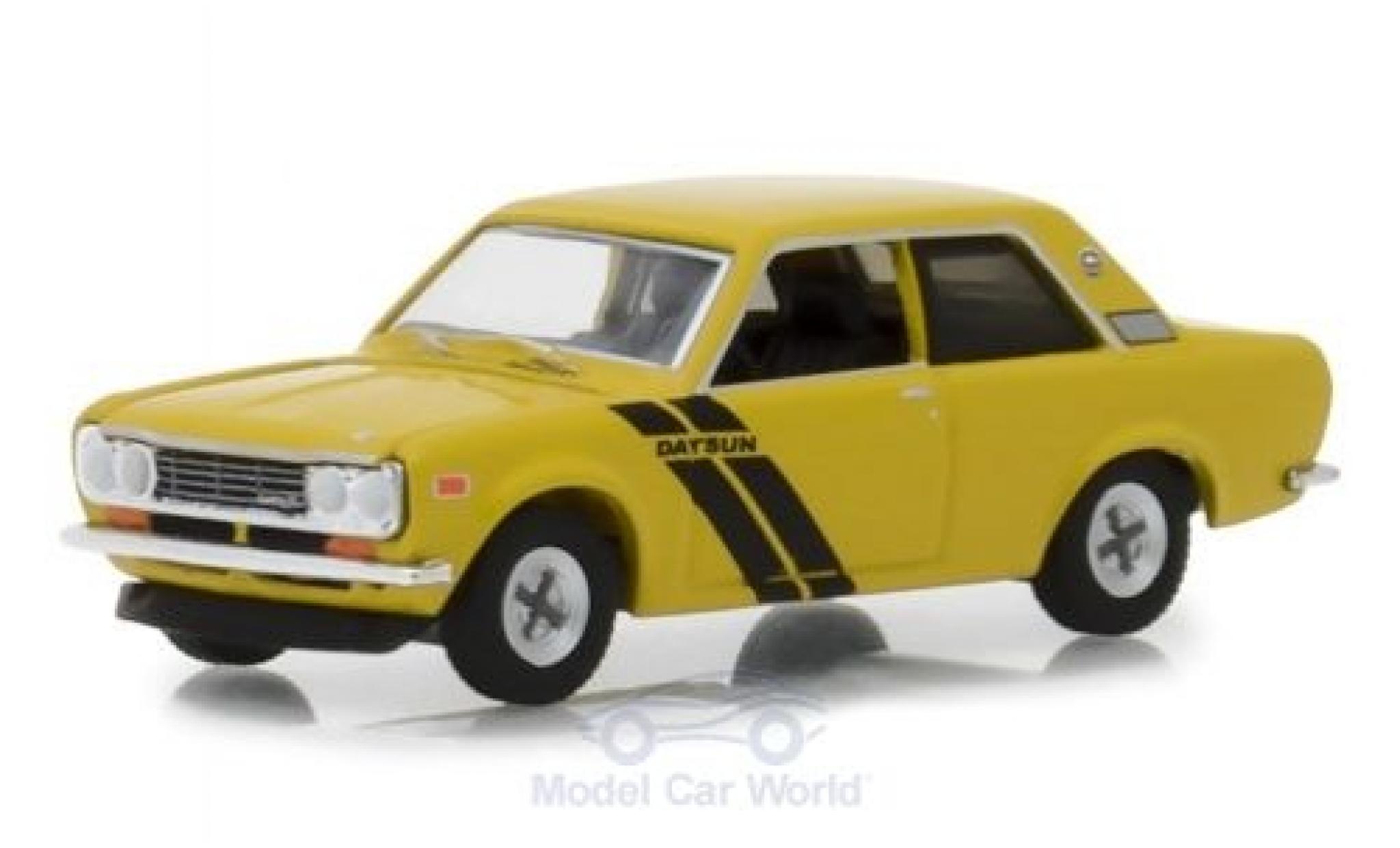 Datsun 510 1/64 Greenlight geel 1972 modelauto
