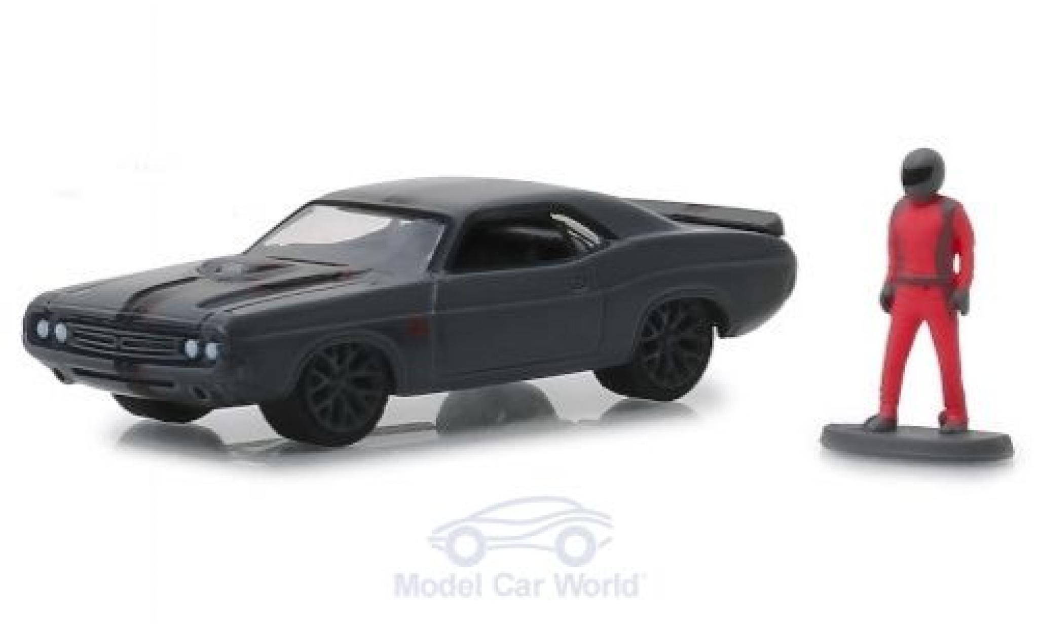 Dodge Challenger 1/64 Greenlight Shakedown Tribute grijs 1971 mit Figur modelauto