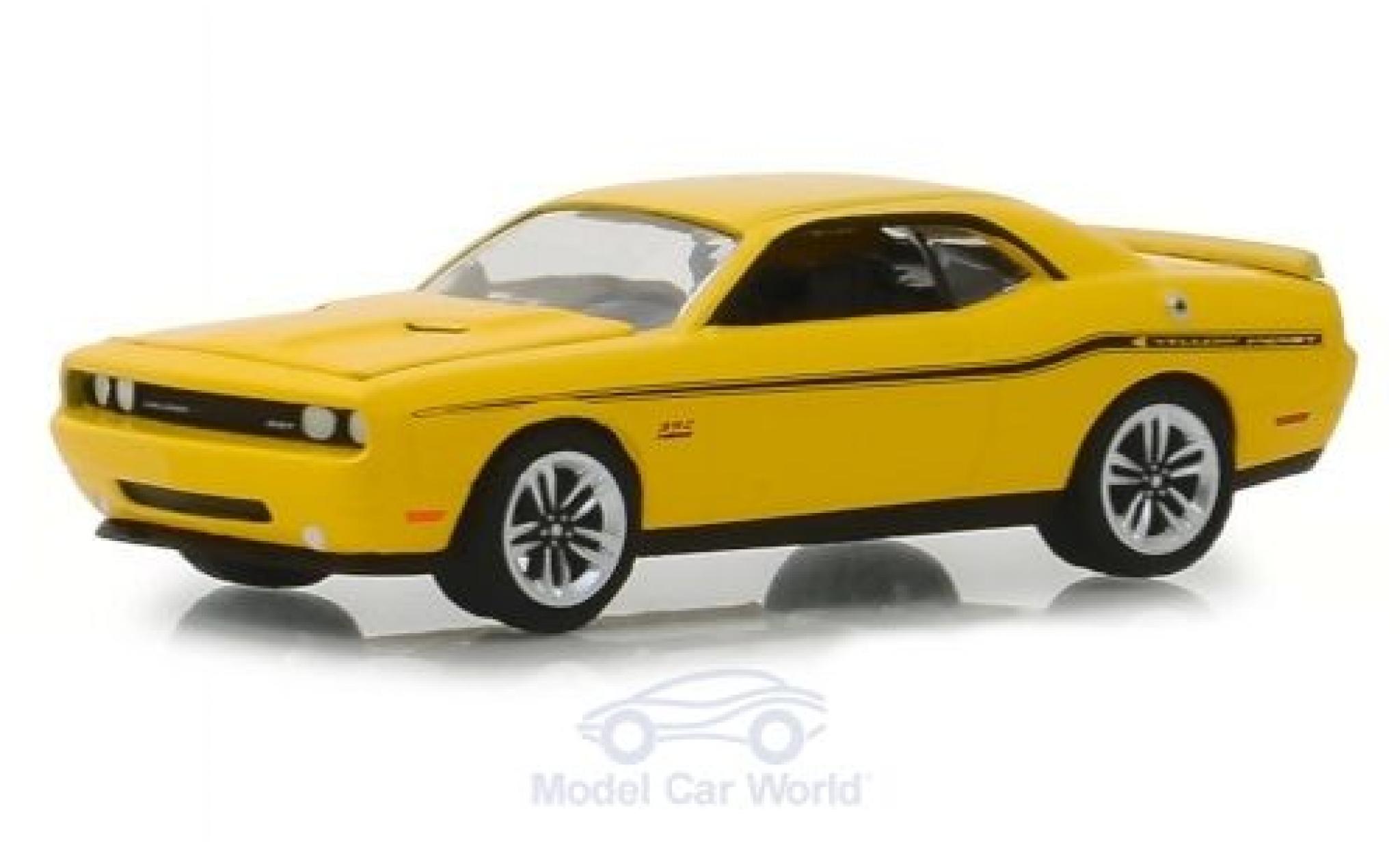 Dodge Challenger 1/64 Greenlight SRT 392 geel 2012 modelauto