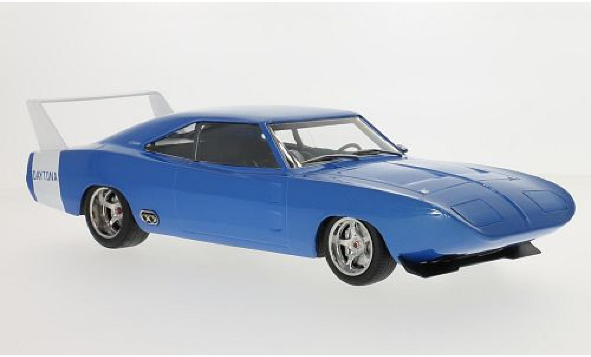 Dodge Charger 1/18 Greenlight Daytona Custom metallic blauw/wit 1969 les portes et capos ferm&eacute; modelauto