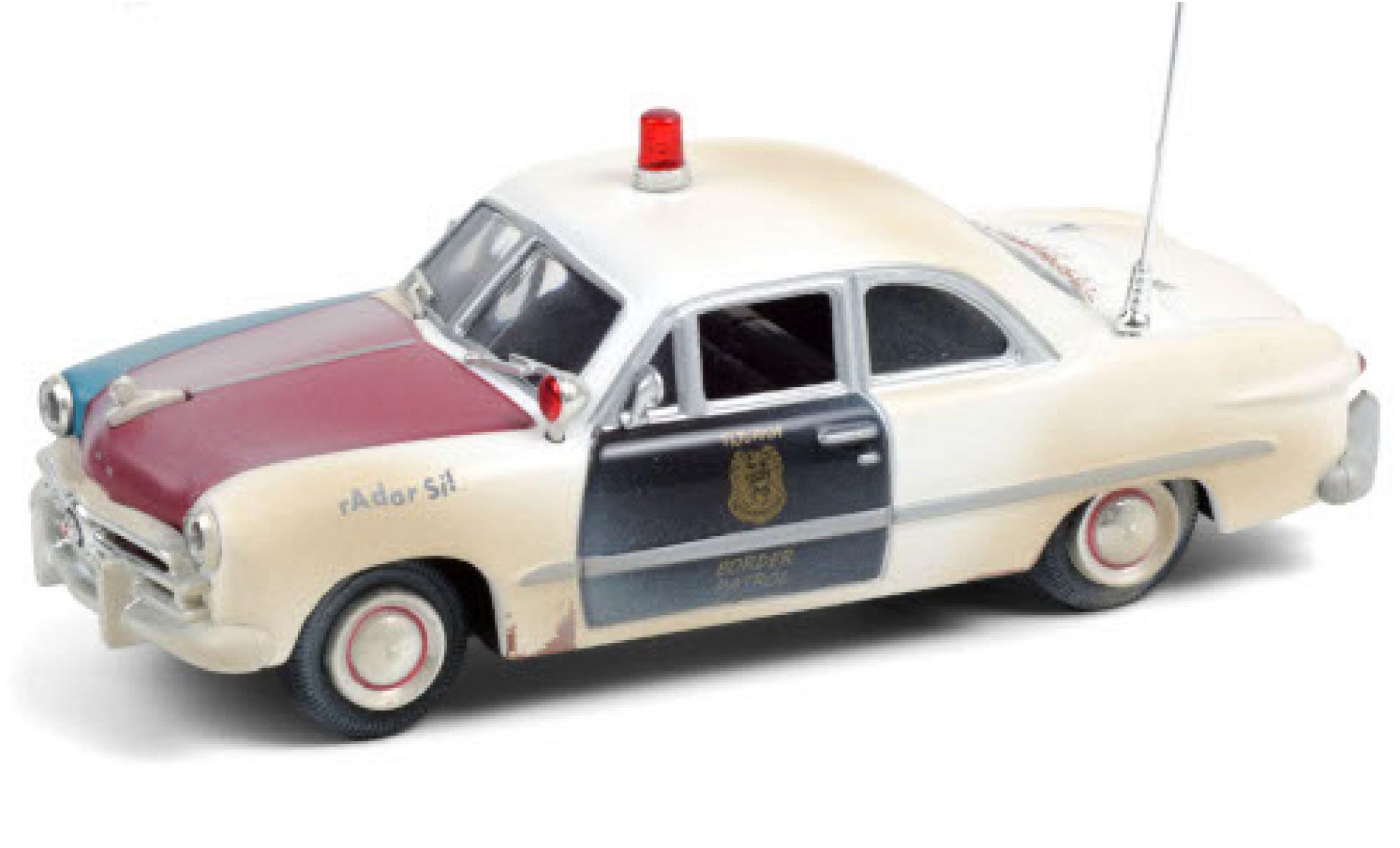 Ford Custom 1/43 Greenlight Club Coupe Tijuana Border Patrol 1949 avec Einsatzspuren modelauto