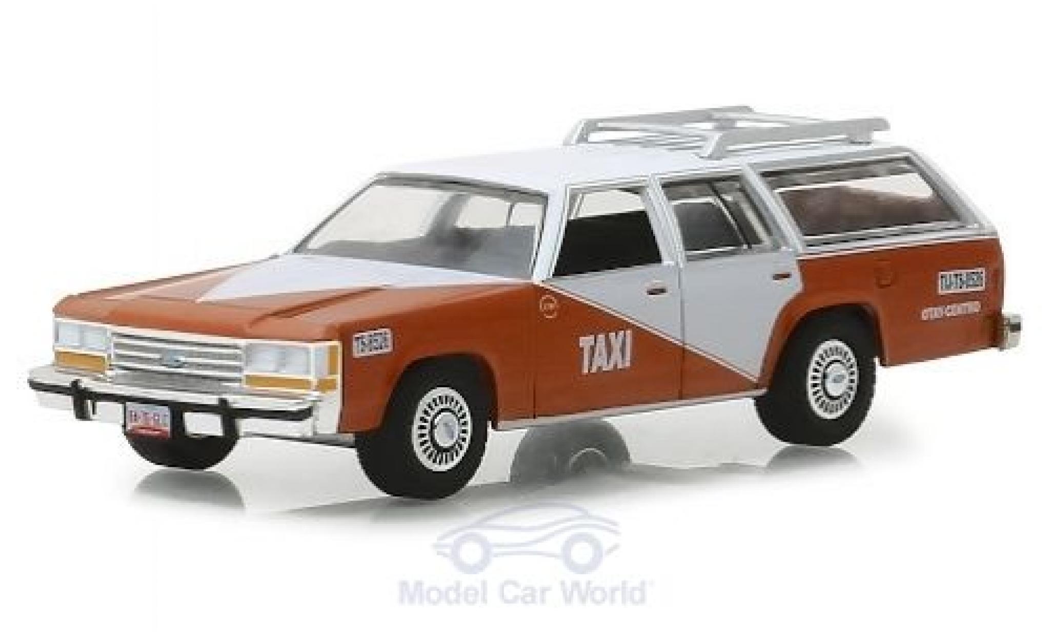 Ford LTD 1/64 Greenlight Crown Victoria Wagon Tijuana Centro Taxi 1988 modelauto