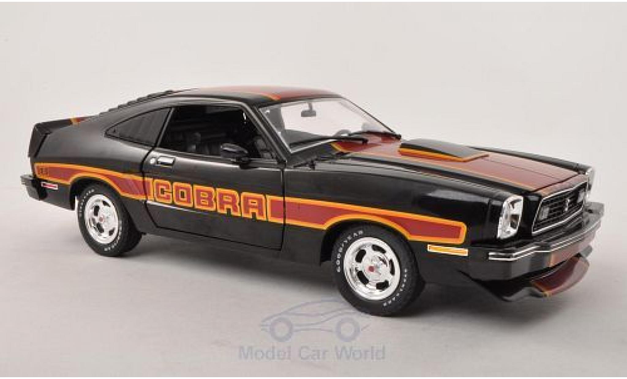 Ford Mustang 1/18 Greenlight II Cobra II zwart/rood 1978 mit Dekor modelauto