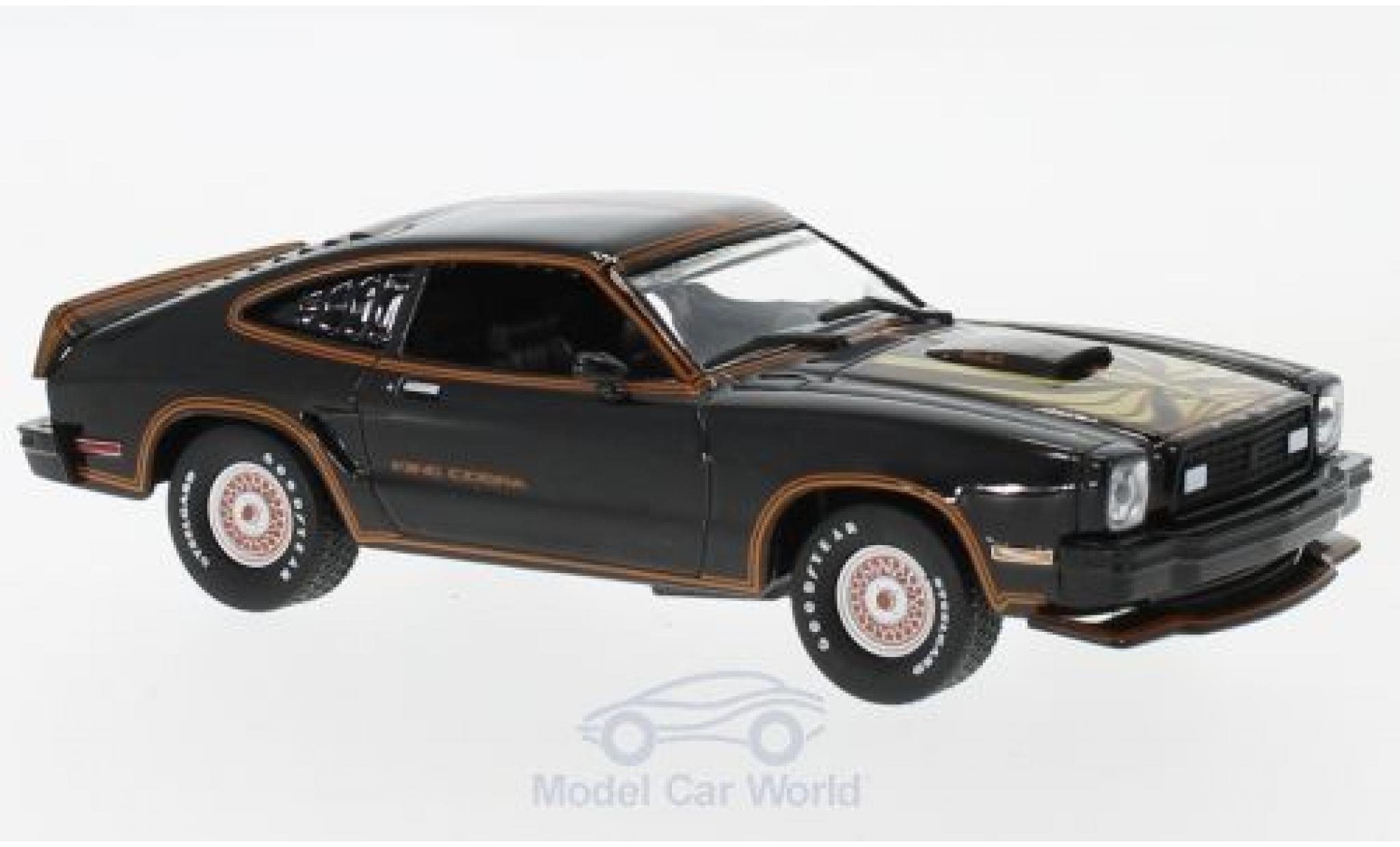 Ford Mustang 1/43 Greenlight II King Cobra zwart/gold 1978 modelauto