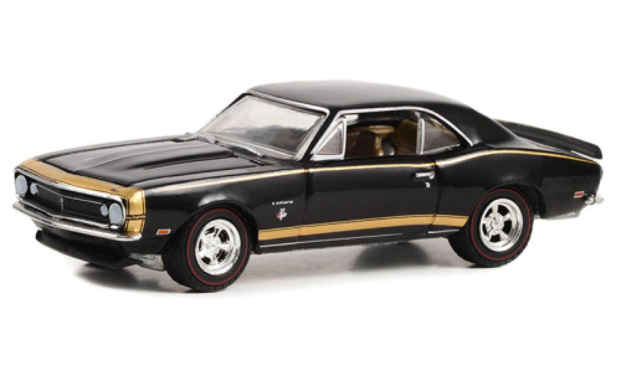 Chevrolet Camaro 1/64 Greenlight zwart/dor&eacute; Black Panther 1967 modelauto