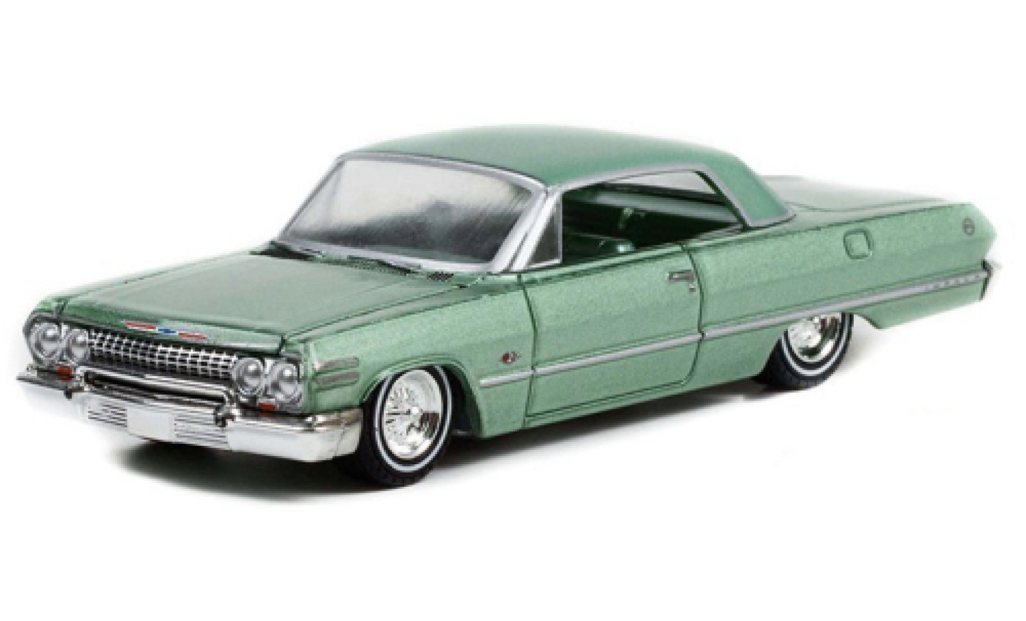 Chevrolet Impala 1/64 Greenlight Lowrider metallic groen 1963 modelauto