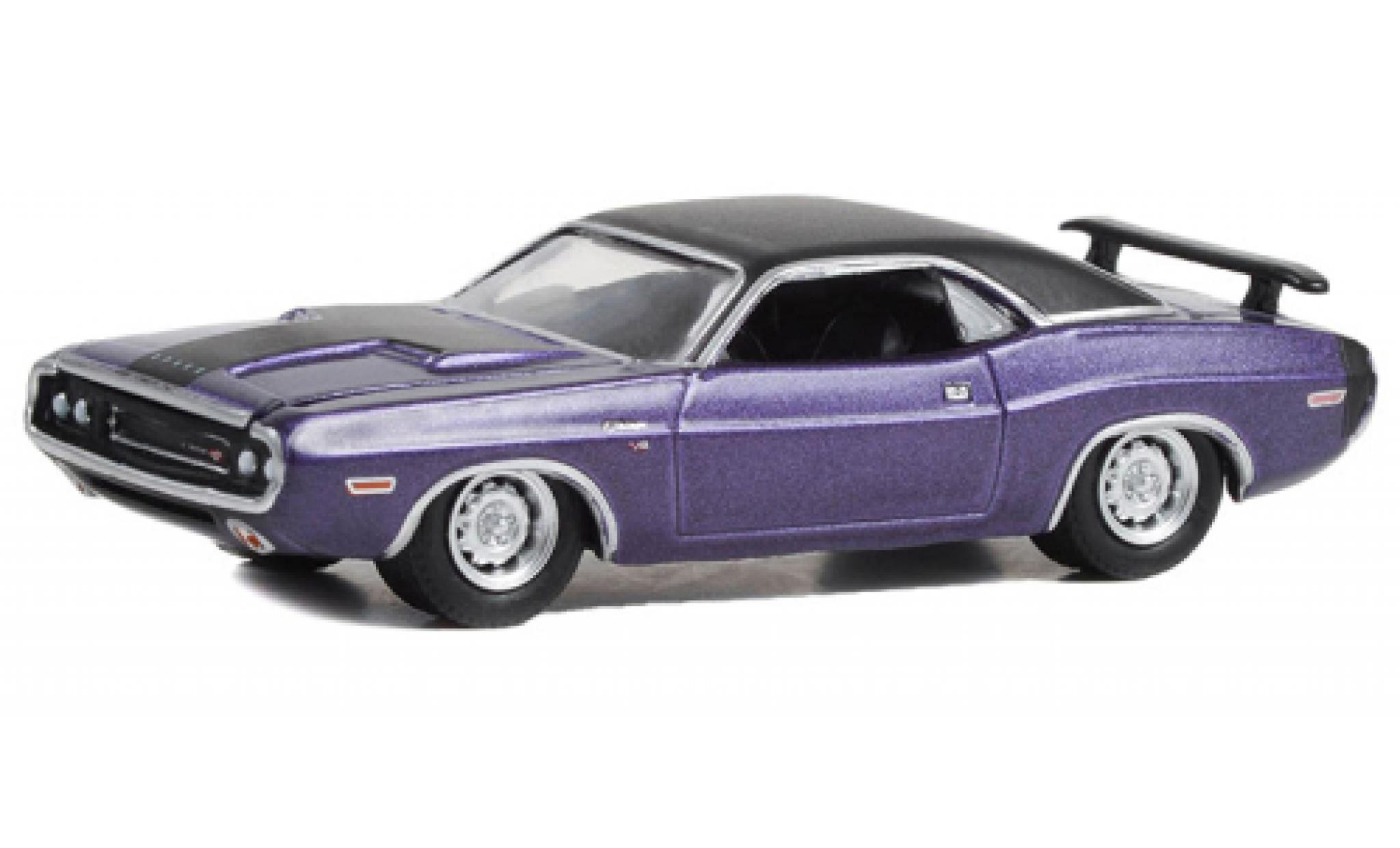 Dodge Challenger 1/64 Greenlight R/T metallic paars/zwart 1970 modelauto