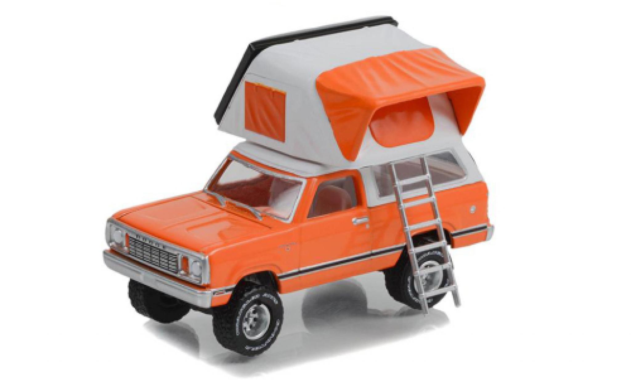 Dodge RAM 1/64 Greenlight Ramcharger SE oranje/wit 1977 modelauto