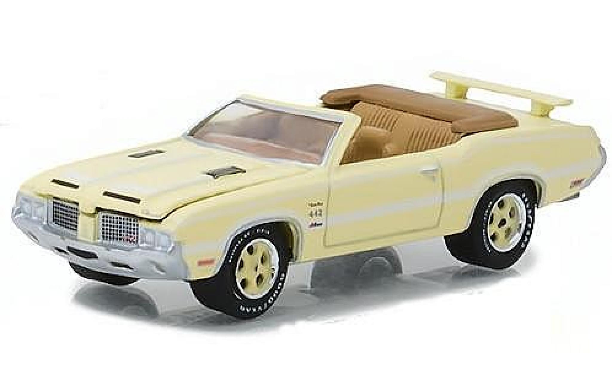 Oldsmobile Cutlass 1/64 Greenlight 442 geel/wit 1972 modelauto