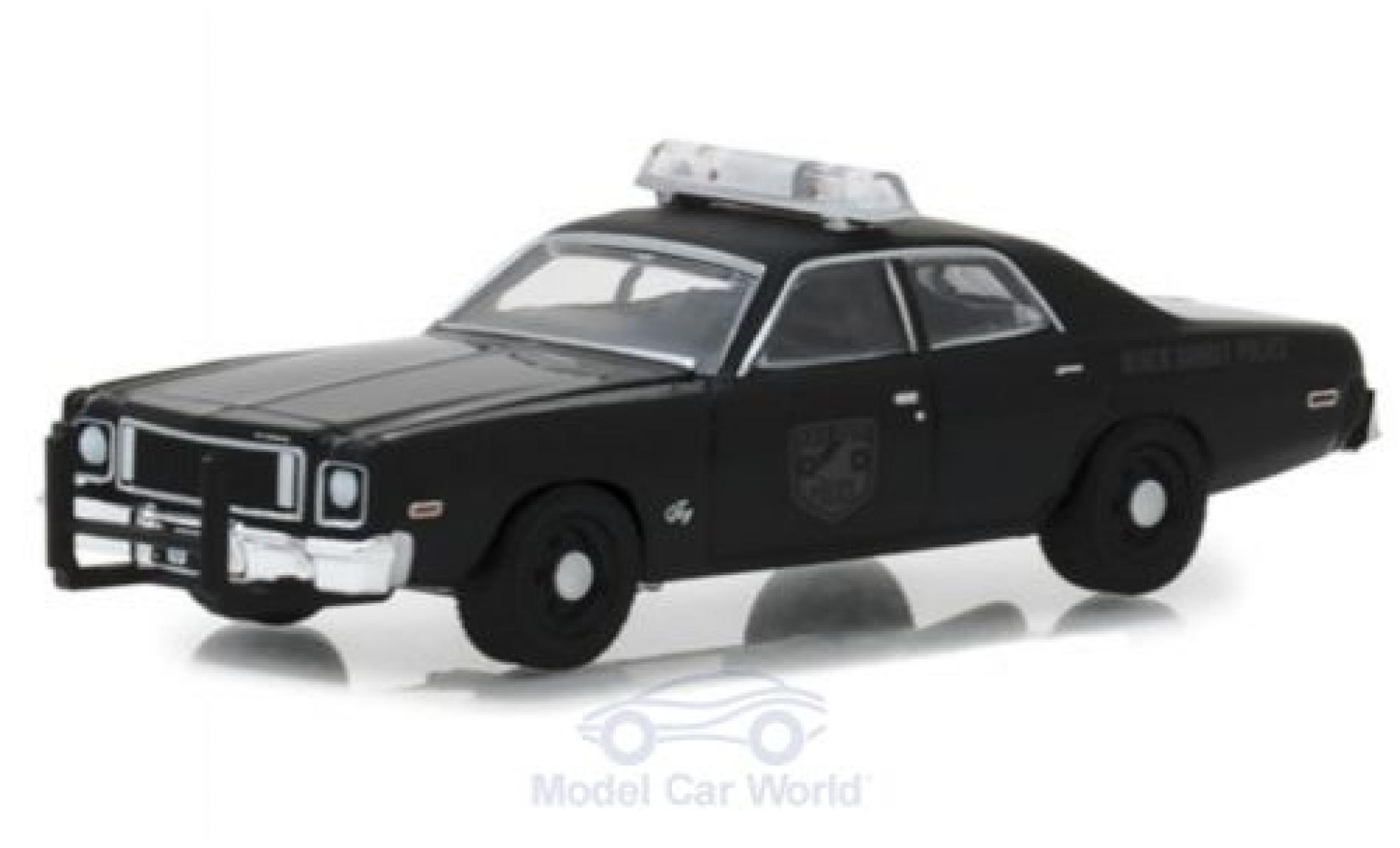 Plymouth Fury 1/64 Greenlight zwart 1975 Black Bandit Politie modelauto