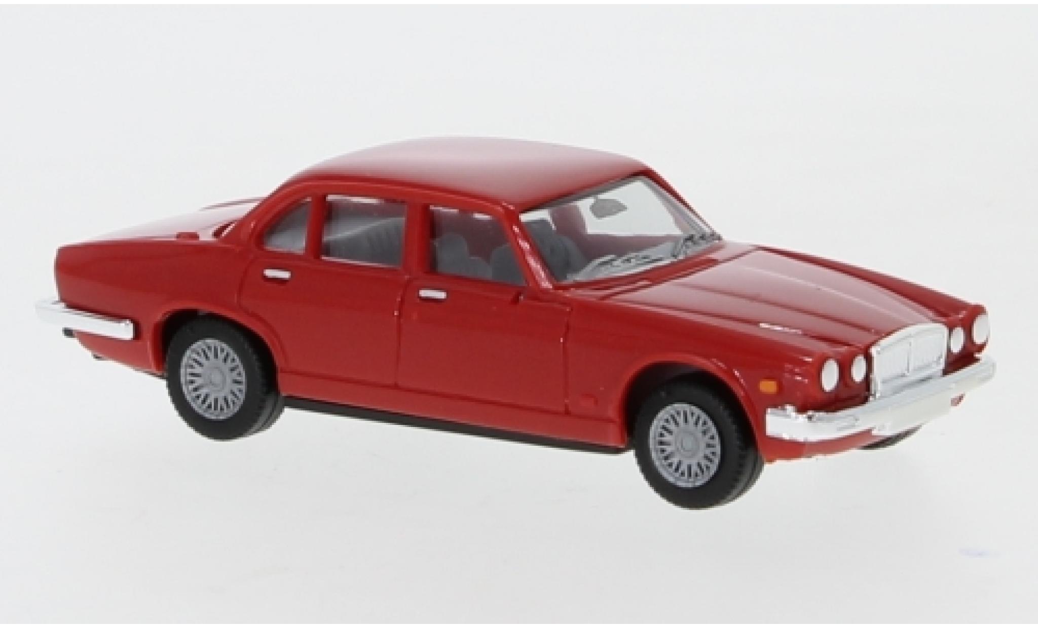 Jaguar XJ 1/87 Herpa 6 rood modelauto