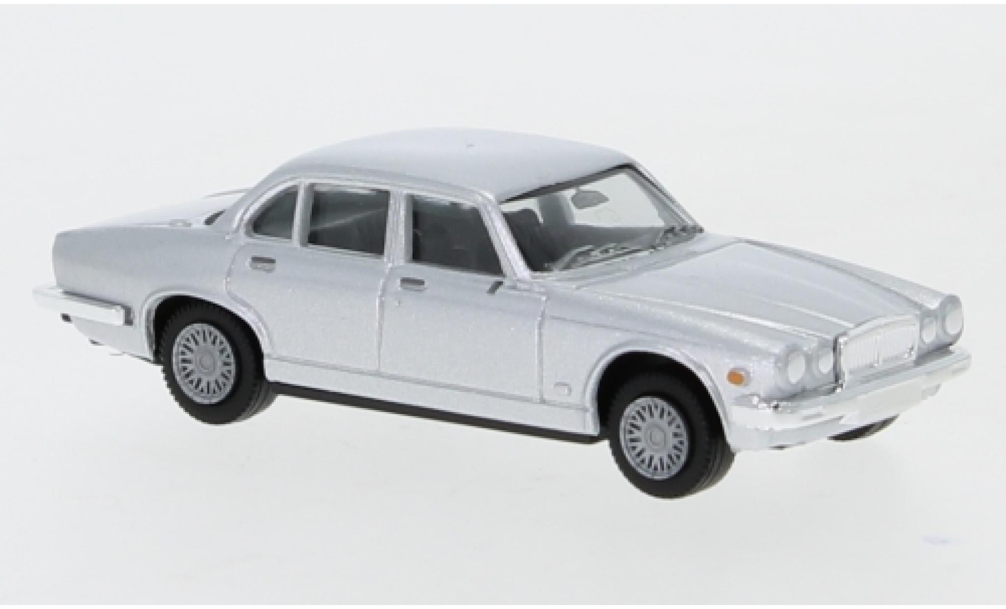 Jaguar XJ 1/87 Herpa 6 grijs modelauto