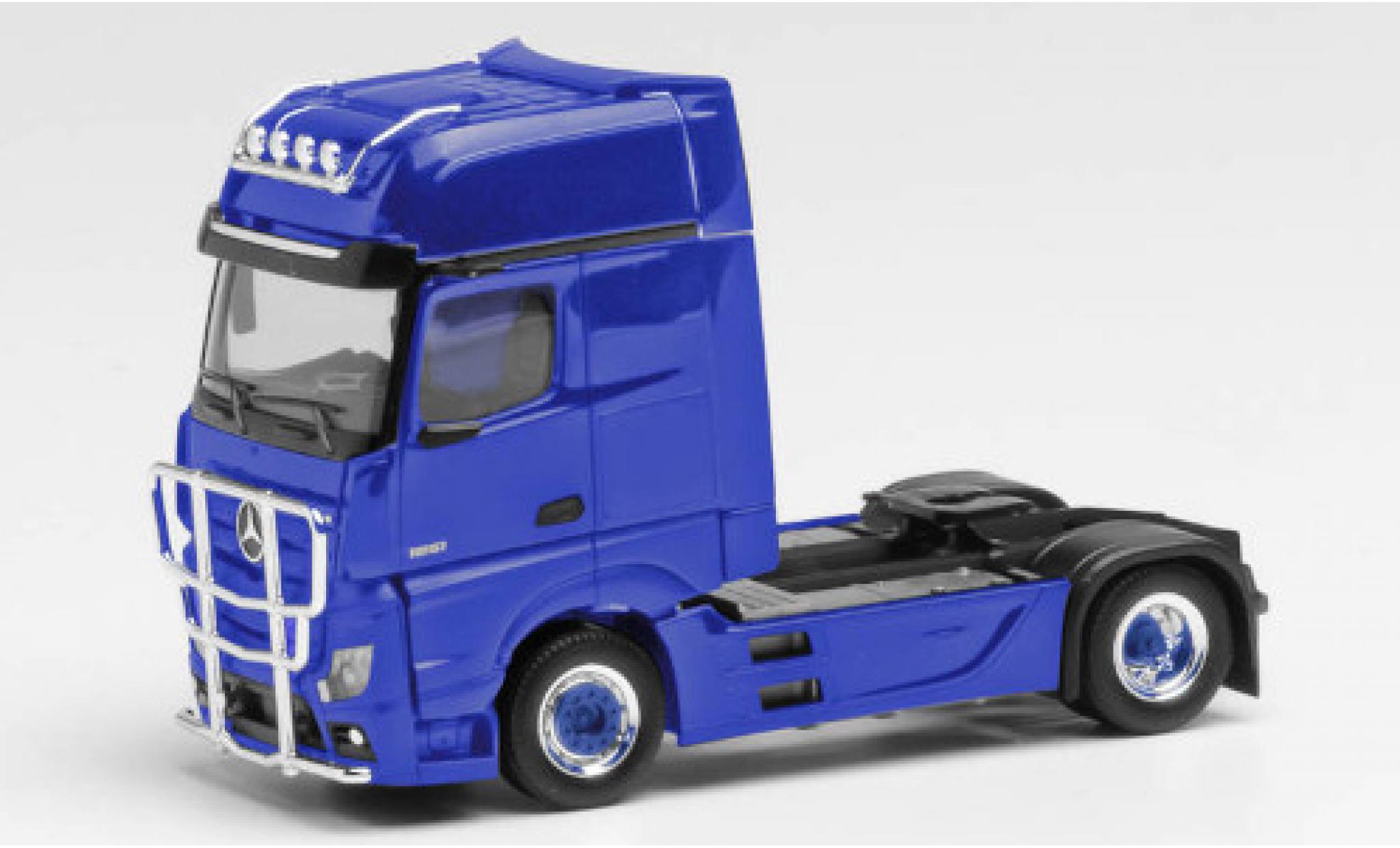 Mercedes Actros 1/87 Herpa Gigaspace blauw tracteur avec pare-buffle modelauto