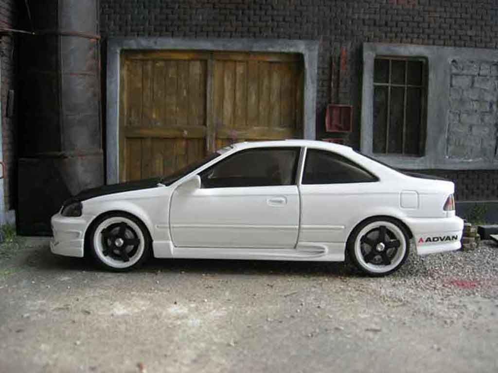 Honda Civic Si ek jdm coupe 1/18 Hot Wheels