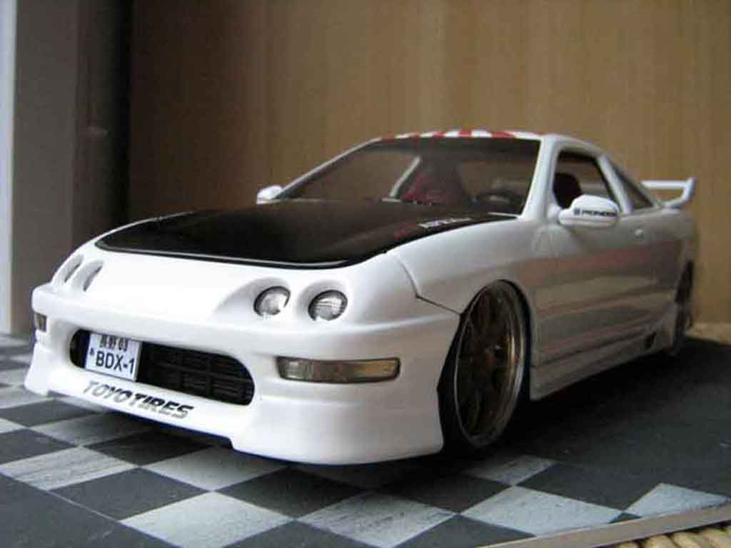 Honda Integra Type R jdm wit 1/18 Hot Wheels