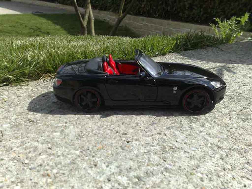 Honda S2000 Base zwart jantes 18 pouces 1/18 Maisto