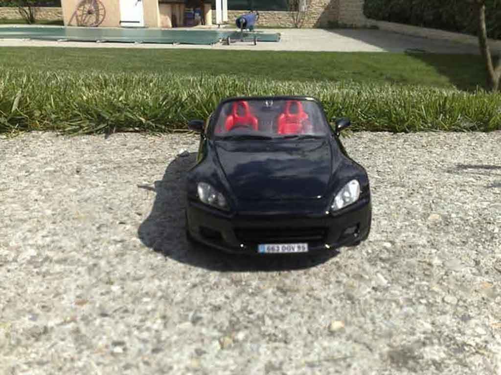 Honda S2000 Base zwart jantes 18 pouces 1/18 Maisto