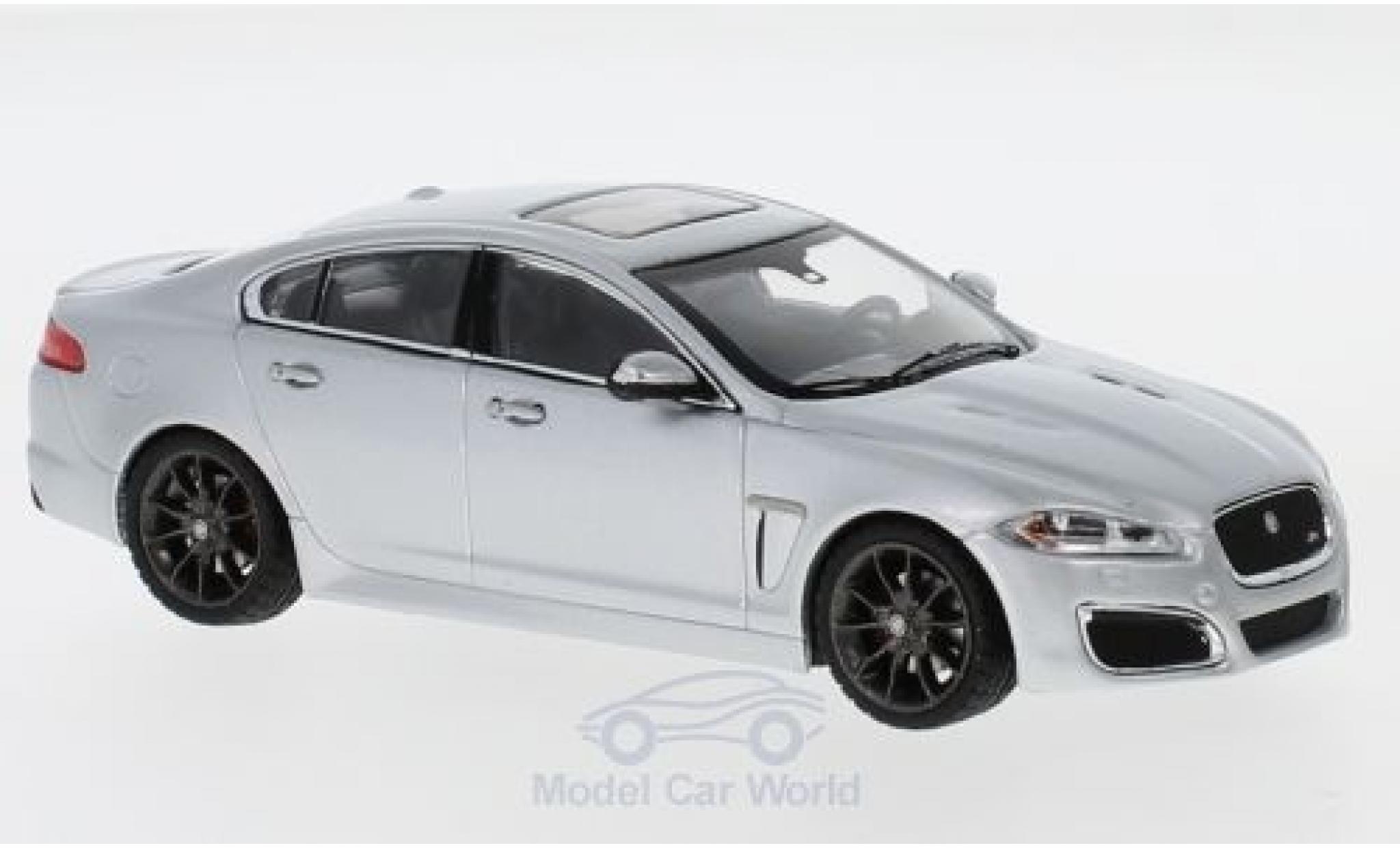 Jaguar XF R 1/43 IXO R grijs modelauto