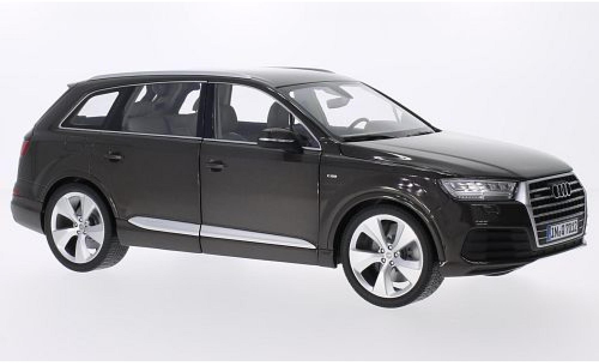 Audi Q7 1/18 Minichamps metallic bruin modelauto
