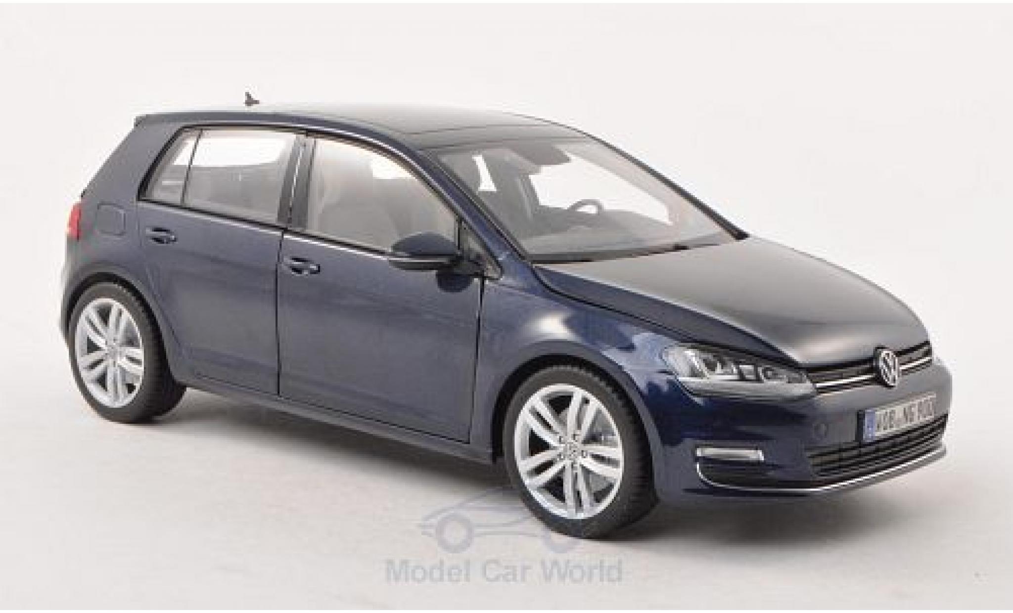 Volkswagen Golf VII 1/18 Norev VII metallic blauw 5-T&uuml;rer modelauto