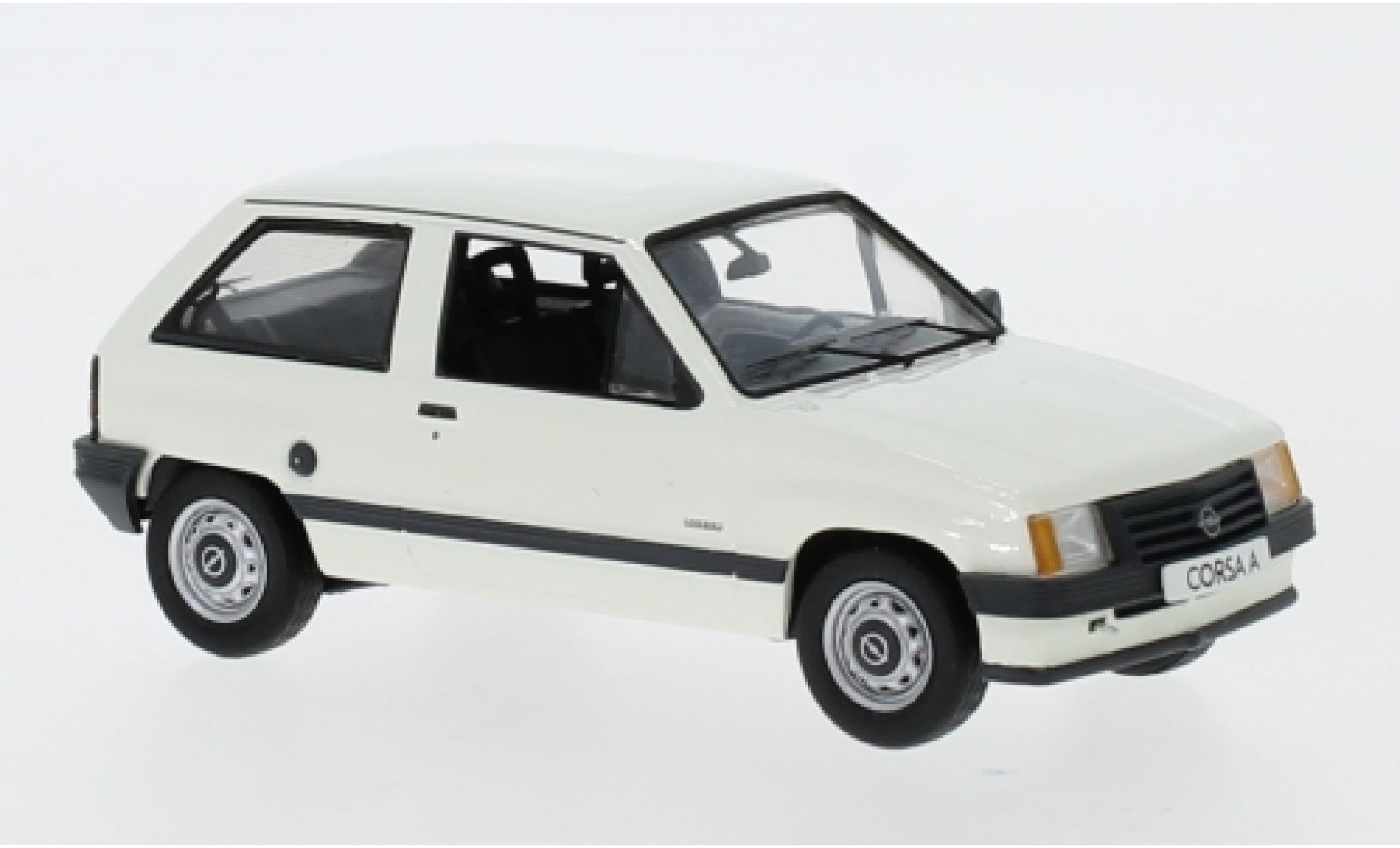 Opel Corsa 1/43 Schuco A Luxus wit modelauto
