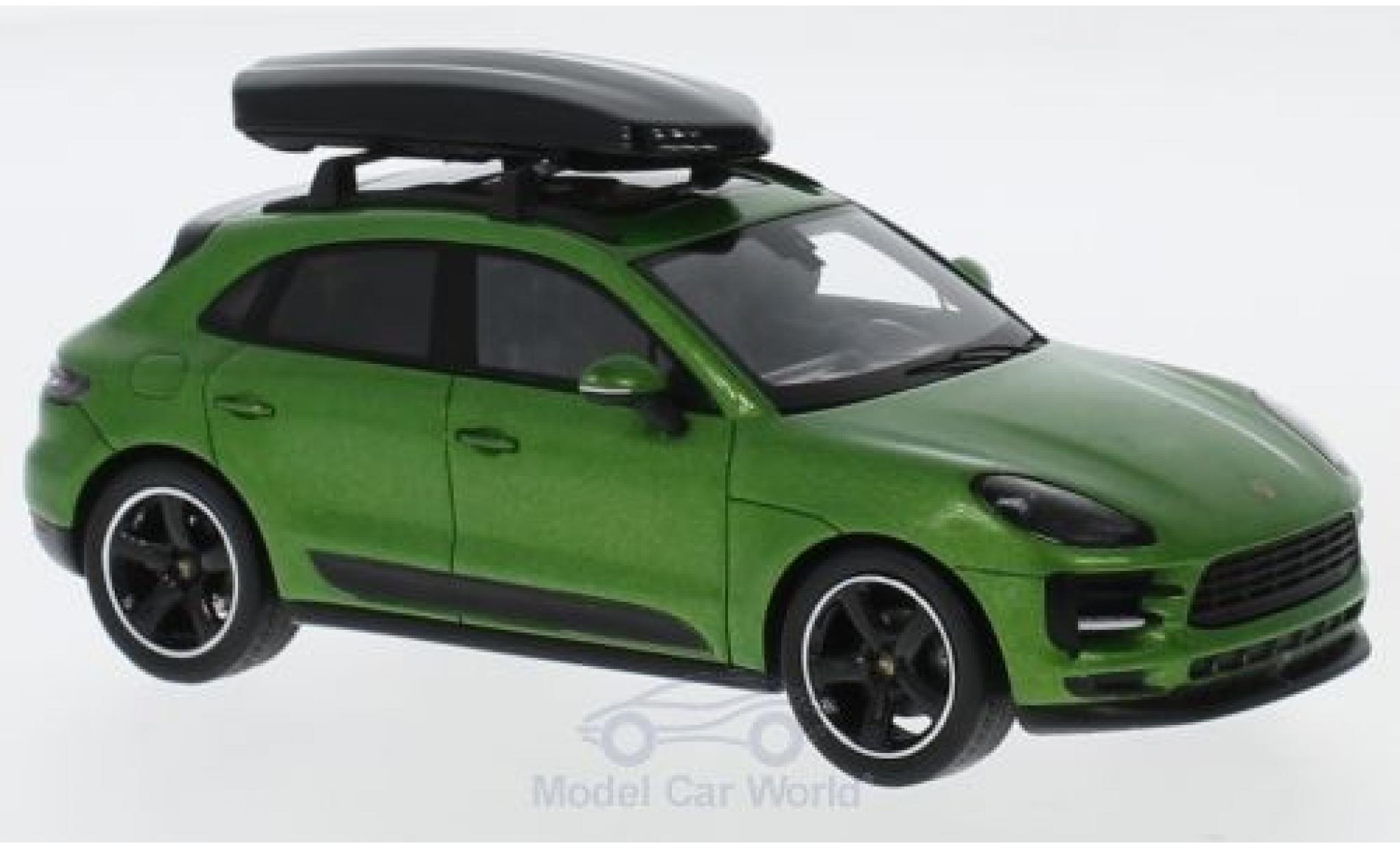 Porsche Macan 1/43 Spark metallic groen mit Dachbox modelauto