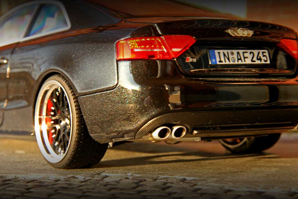 Audi S5 coupe zwart jantes alu 19 pouces diffuseur carbone 1/18 Norev