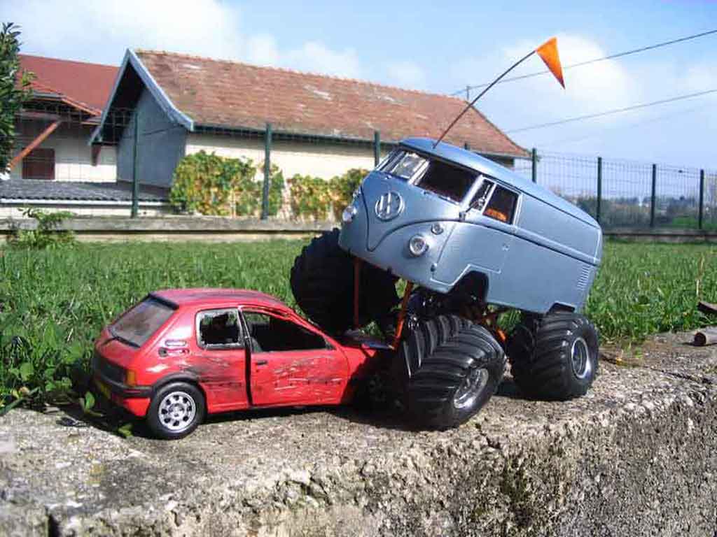 Volkswagen Combi 1/18 Solido big foot modelauto