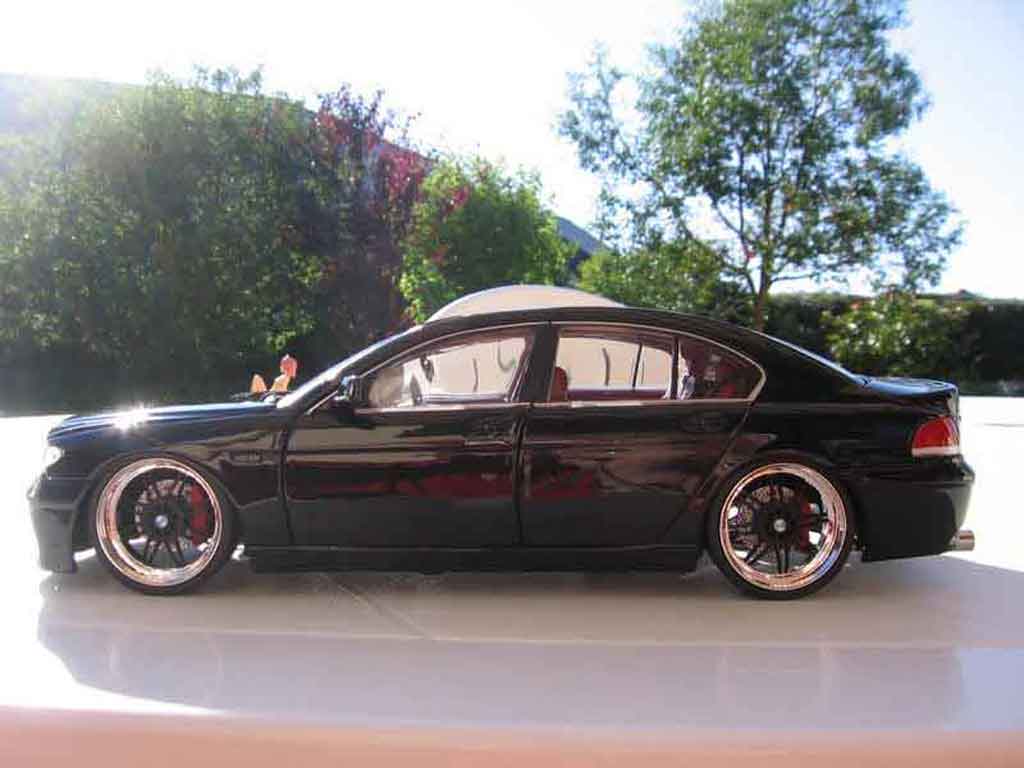 Bmw 745 E65 i dub zwart 1/18 Kyosho