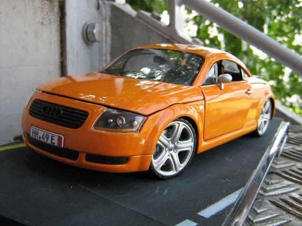 Audi TT coupe 1/18 Revell coupe oranjesignal porsche jantes touareg modelauto
