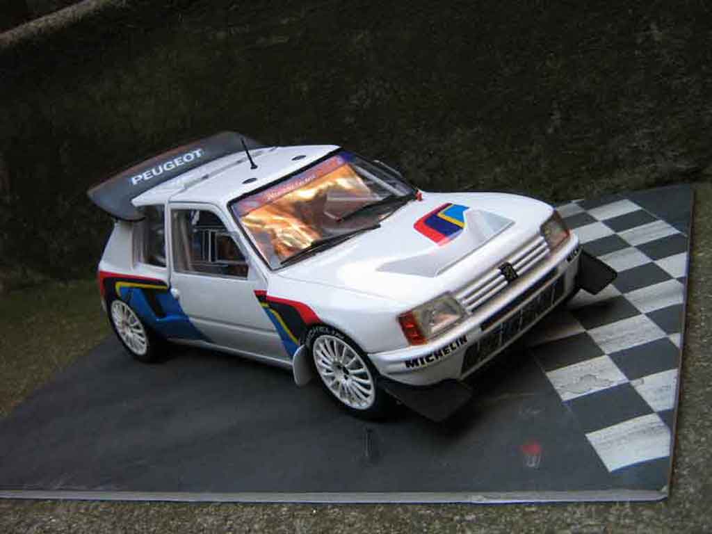 Peugeot 205 Turbo 16 1/18 Solido Turbo 16 presentation rallye T16 modelauto