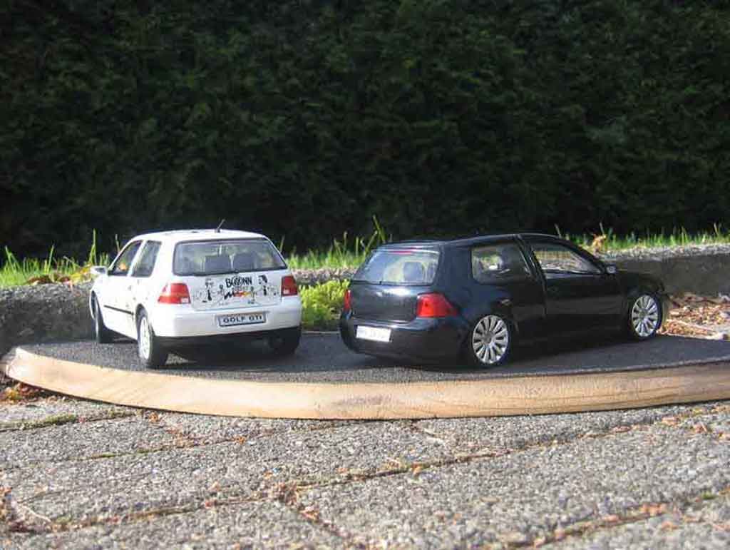 Volkswagen Golf GTI dub 1/18 Revell