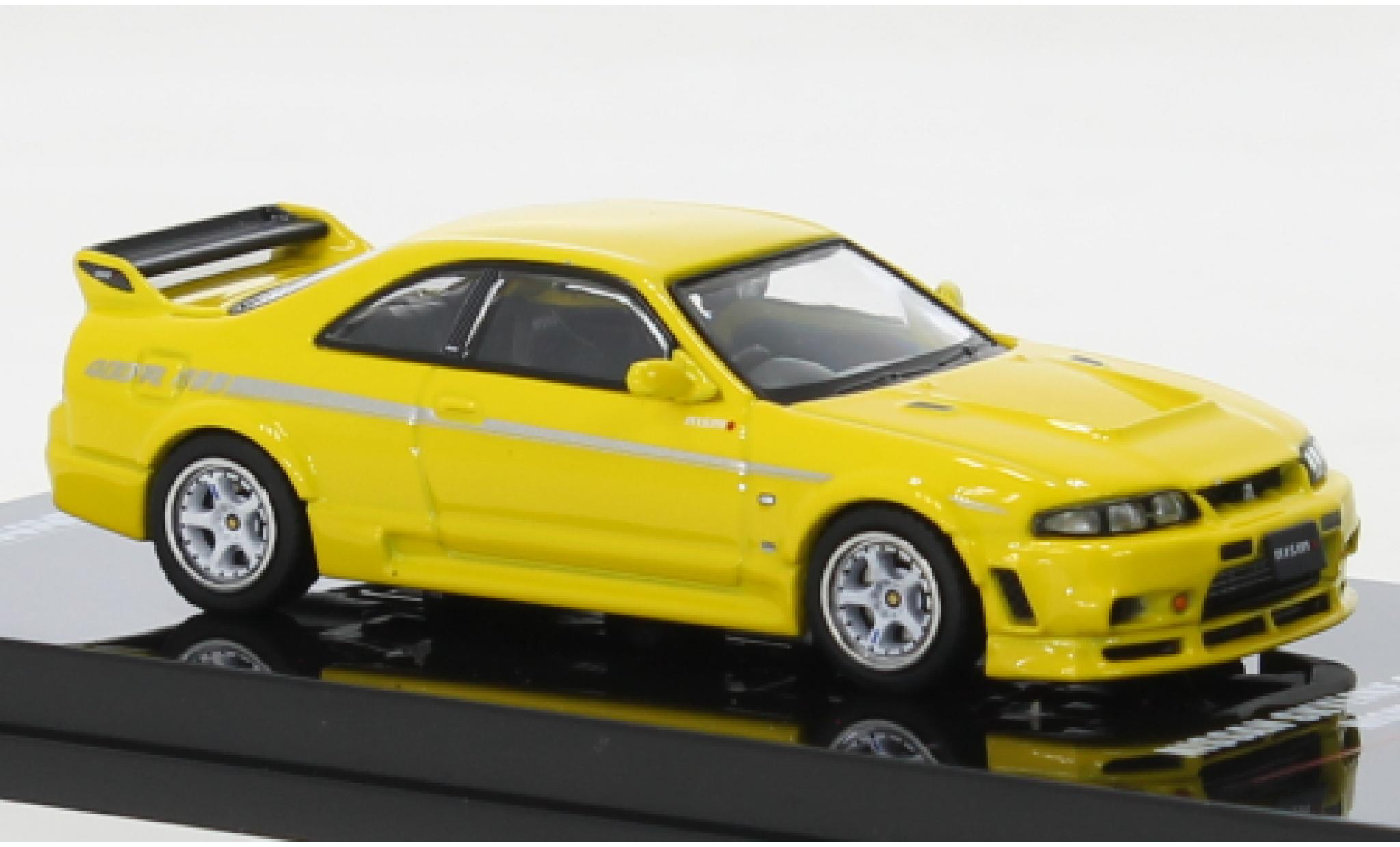 Nissan Skyline 1/64 INNO64 GT-R (R33) Nismo 400 R geel RHD modelauto