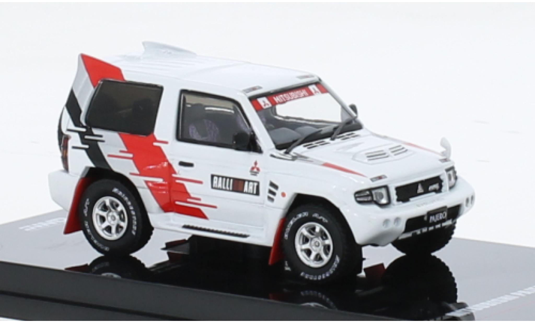 Mitsubishi Pajero 1/64 INNO64 Evolution Ralliart wit/Dekor RHD 1:64 modelauto