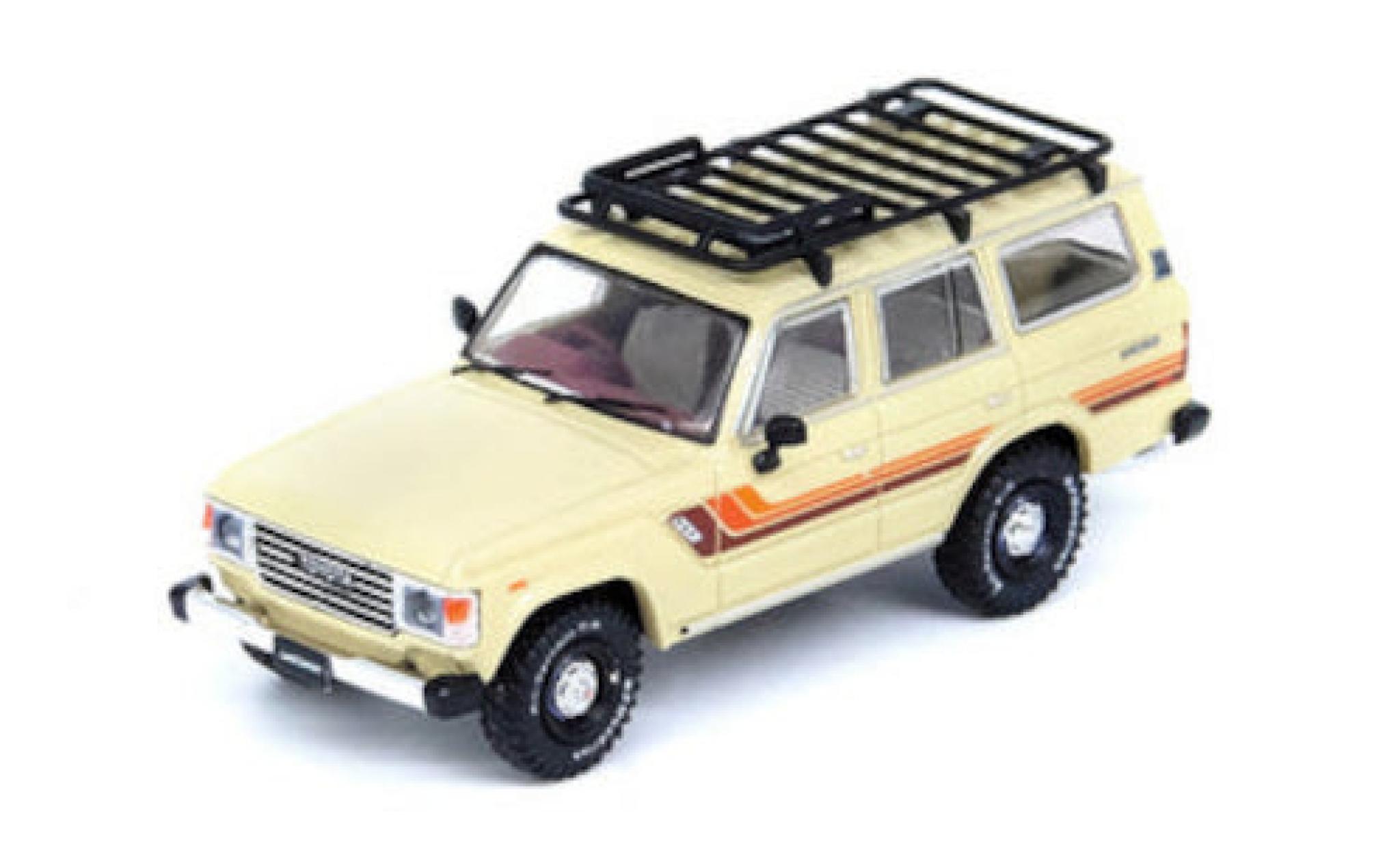 Toyota Land Cruiser 1/64 INNO64 FJ60 beige/Dekor RHD modelauto