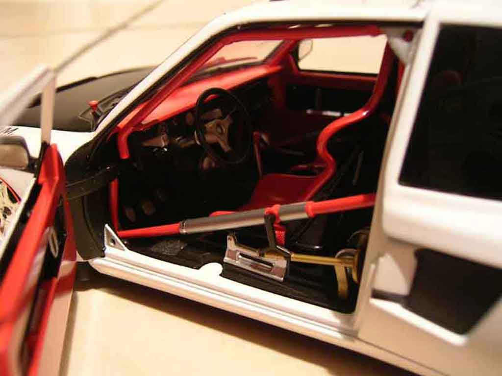 Peugeot 205 Turbo 16 full white T16 1/18 Solido