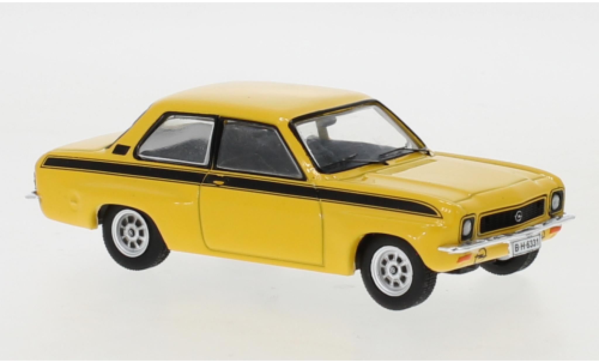 Opel Ascona 1/43 IXO A tuning geel 1973 modelauto