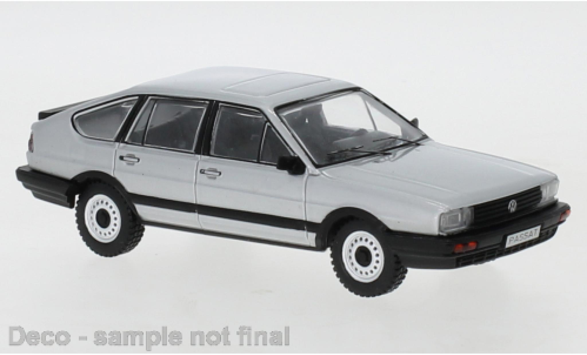 Volkswagen Passat 1/43 IXO B2 d 1985 modelauto