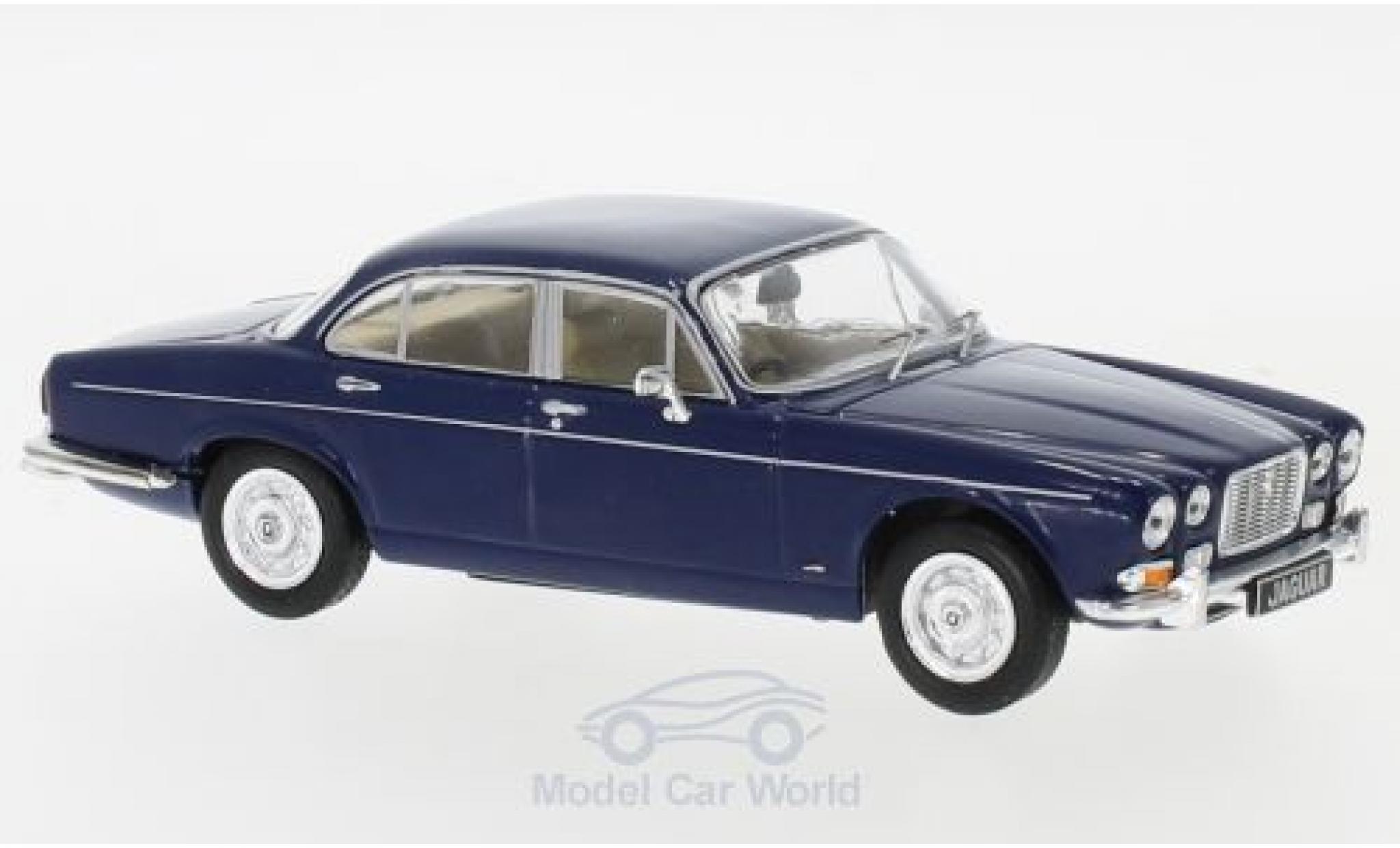 Jaguar XJ 1/43 IXO MKI blauw RHD 1972 modelauto