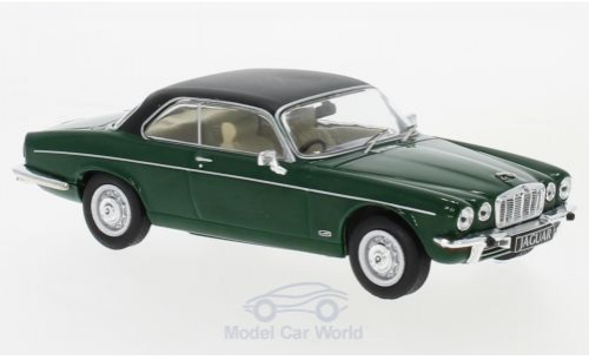 Jaguar XJ 1/43 IXO 12C groen/matt-zwart RHD 1976 modelauto
