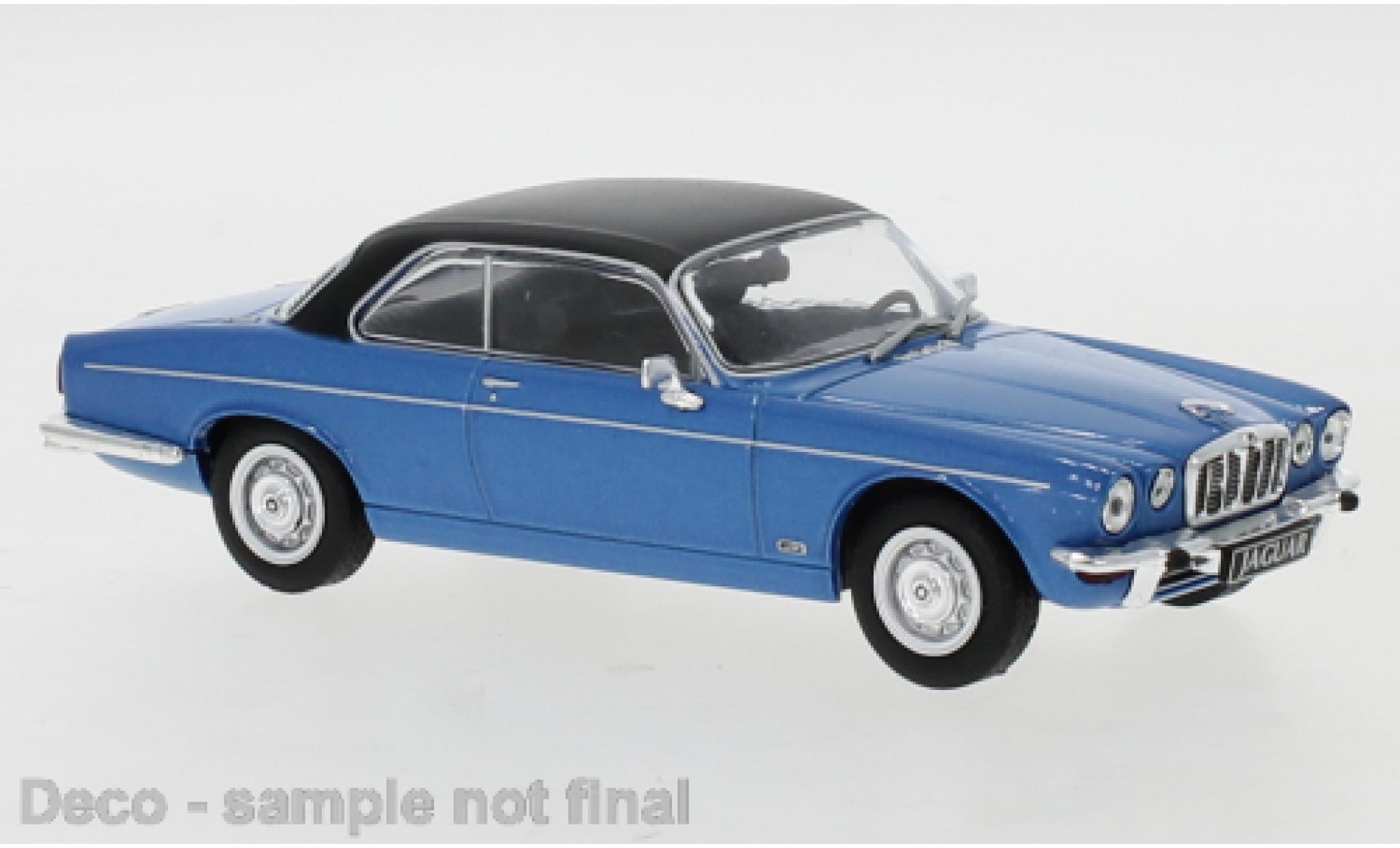 Jaguar XJ 1/43 IXO 12C metallic blauw/matt-zwart 1976 modelauto